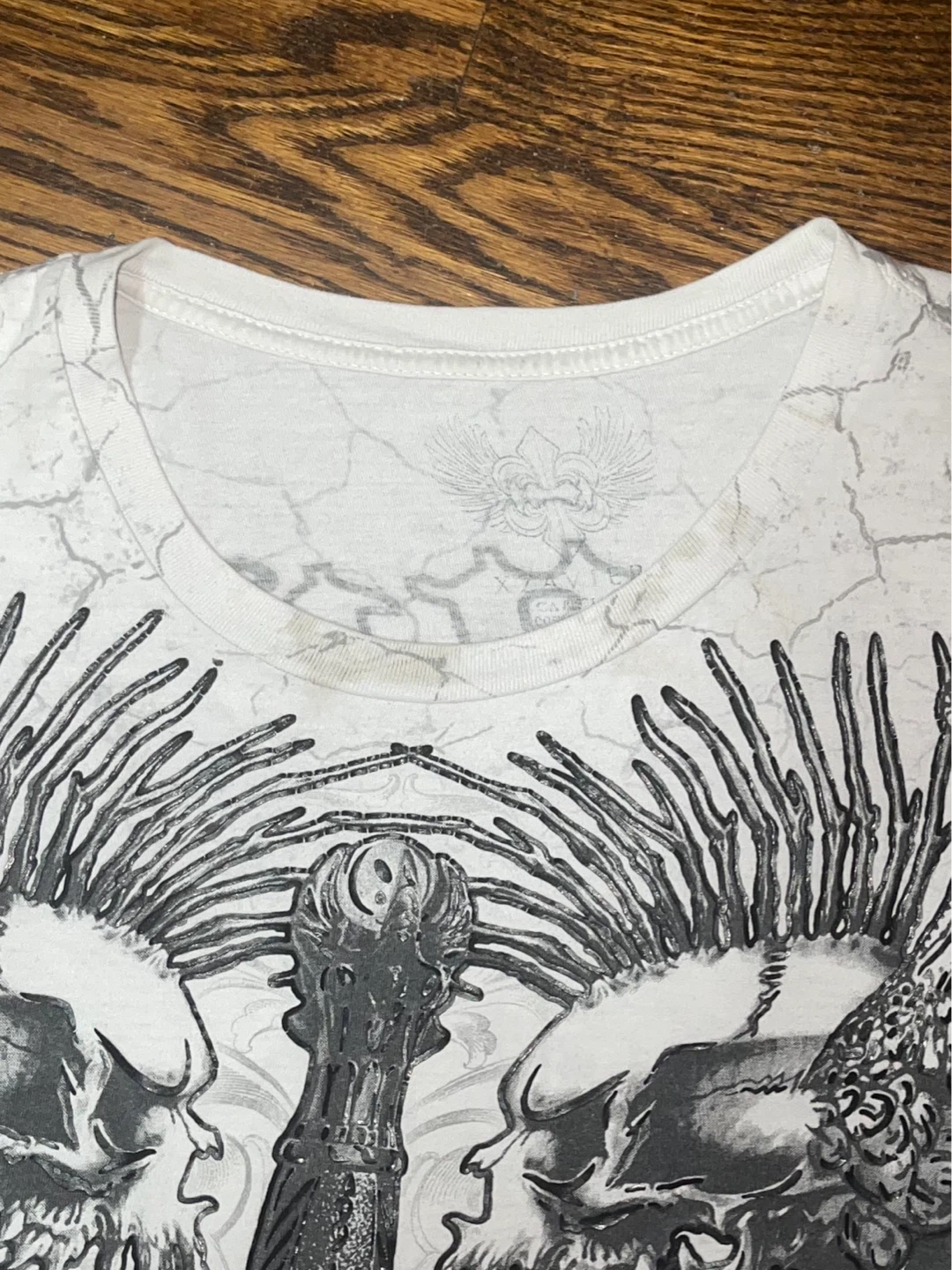 White T-Shirt with Skull and Sword Graphic - photo 2