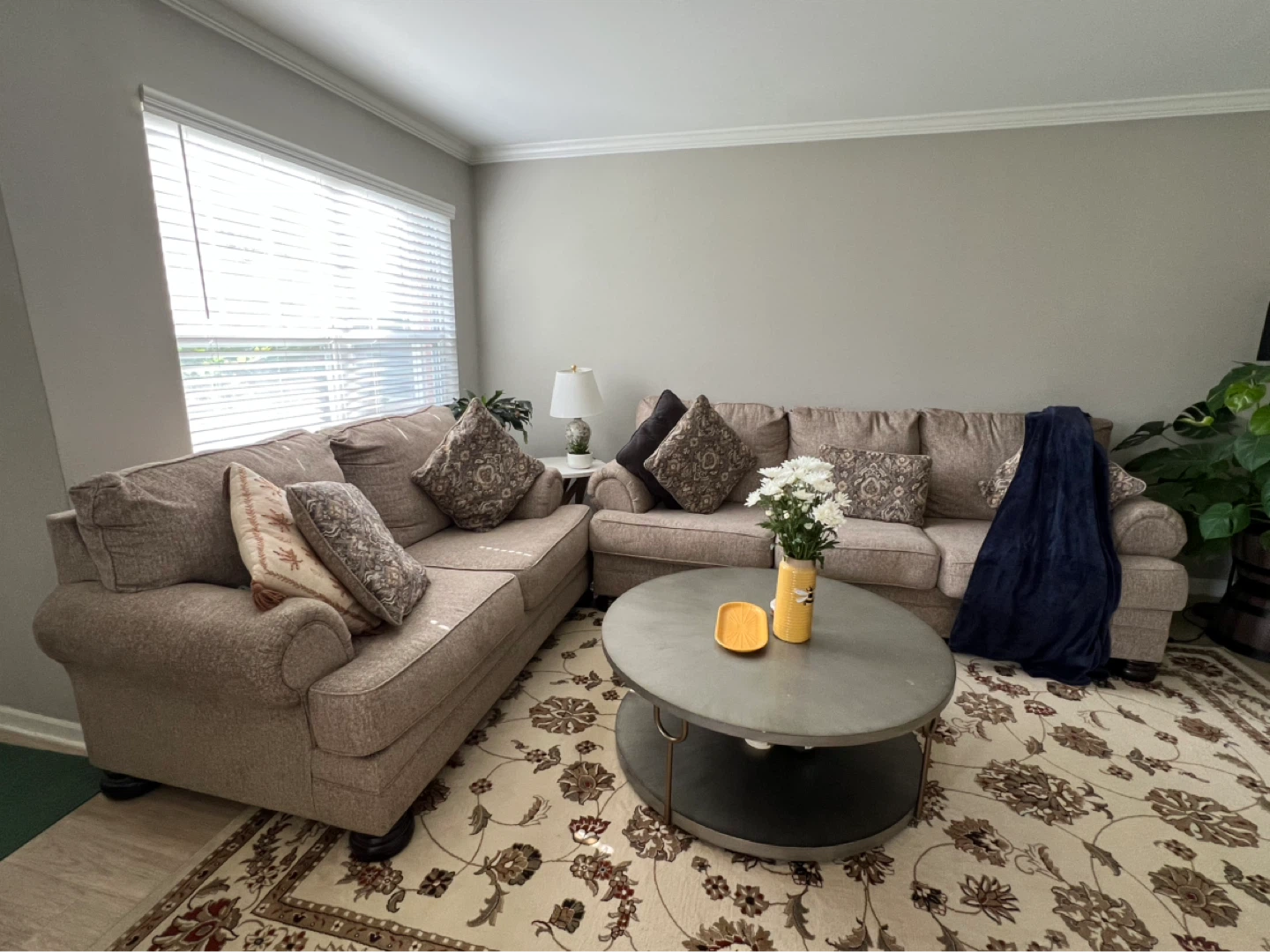 Sectional Sofa and round table with Pillows - photo 5