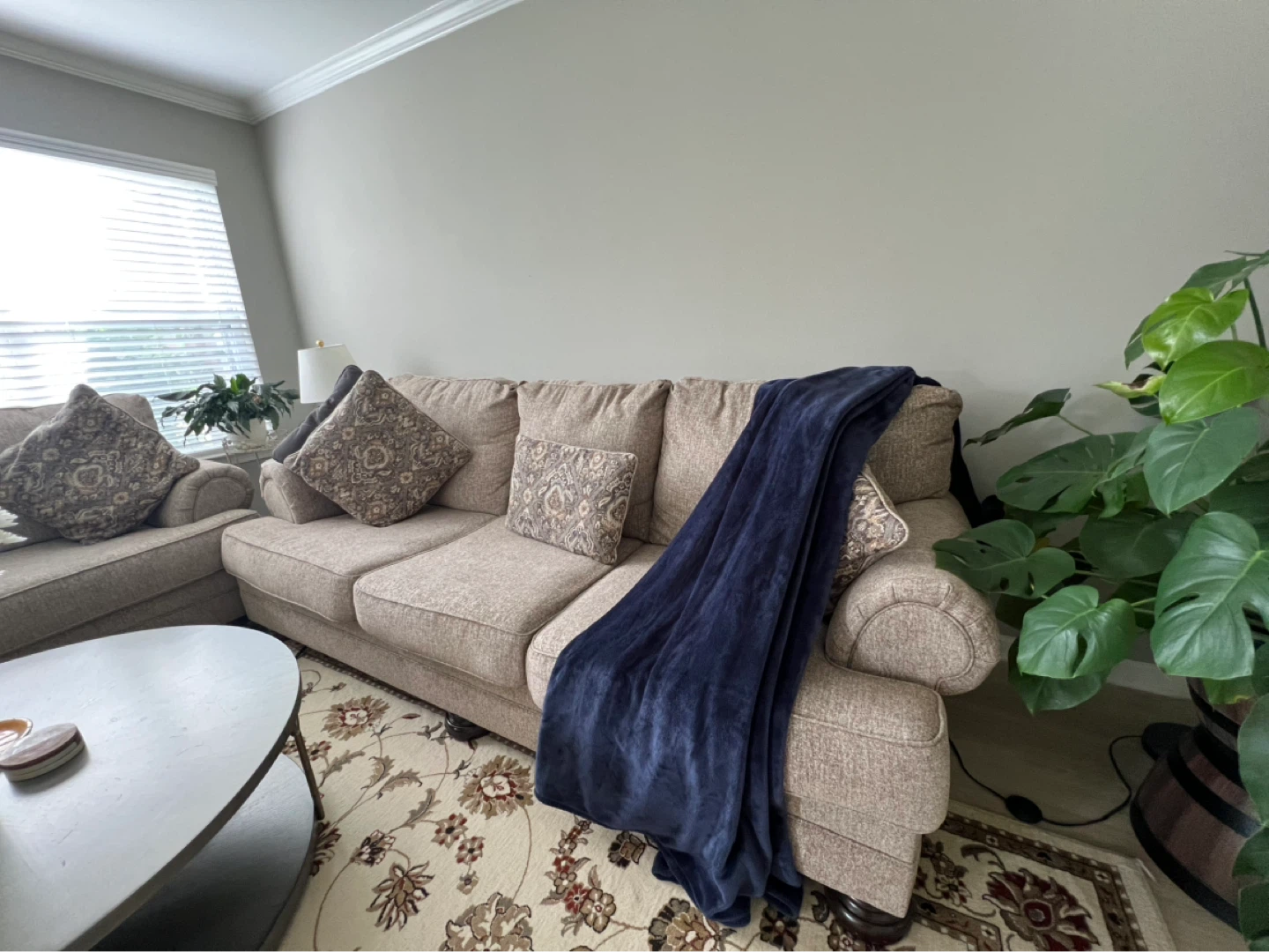 Sectional Sofa and round table with Pillows - photo 2
