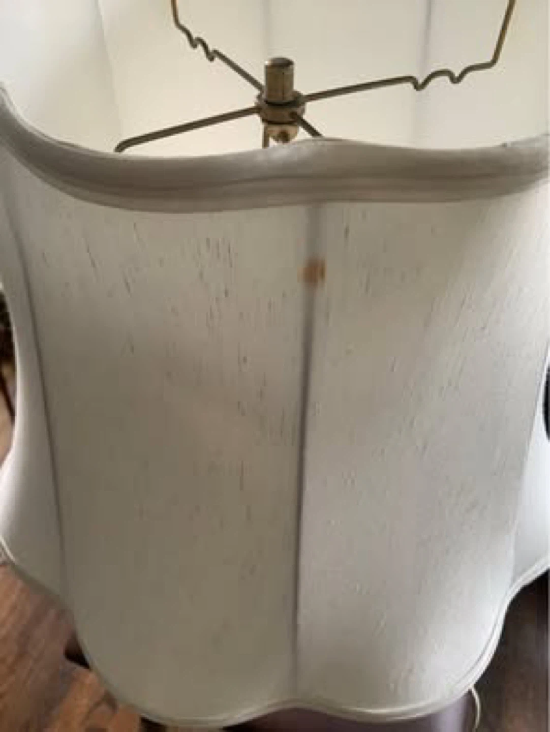 Vintage Italian Table Lamp with Floral Accents - photo 4