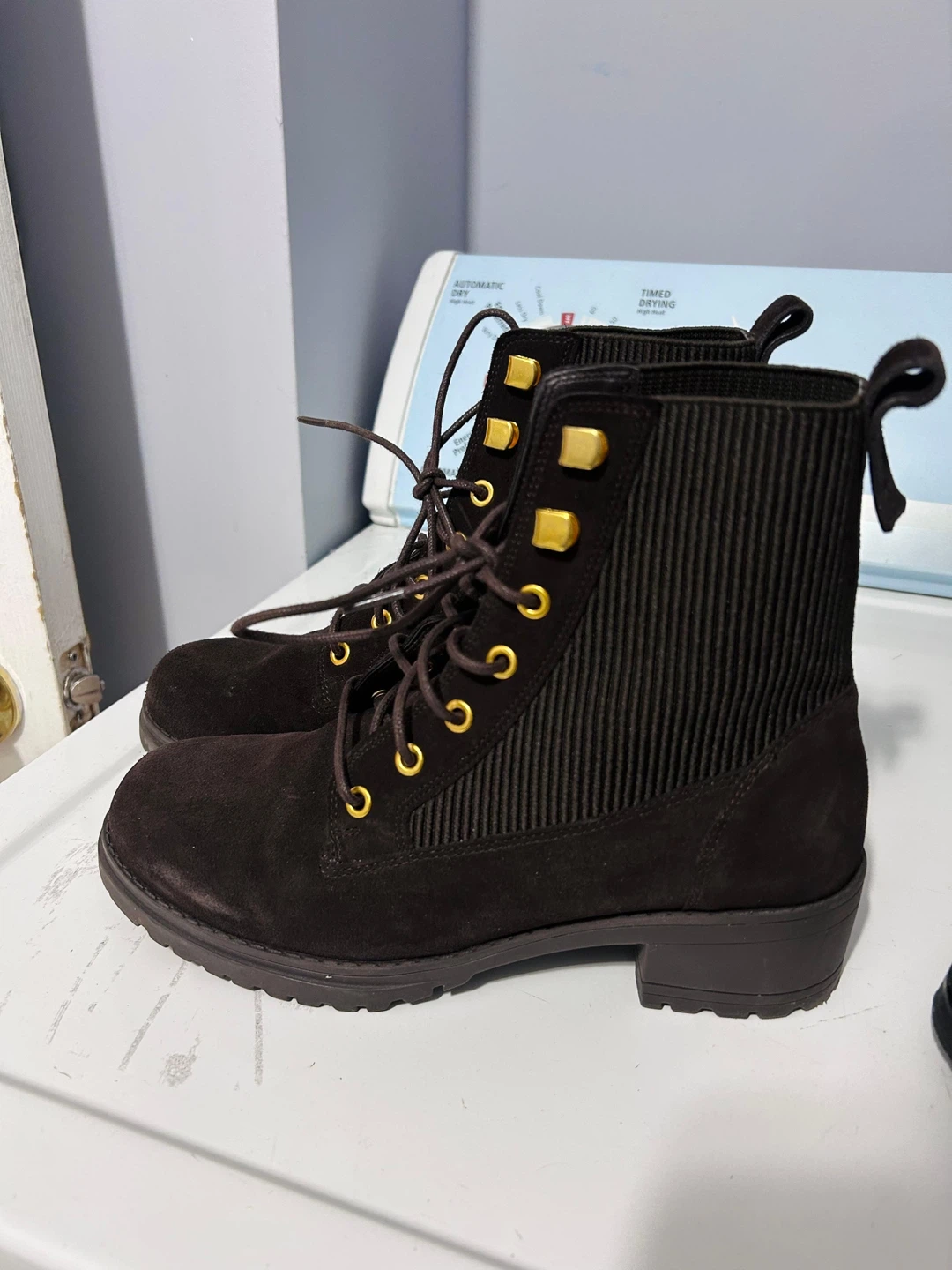 Winter footwear
