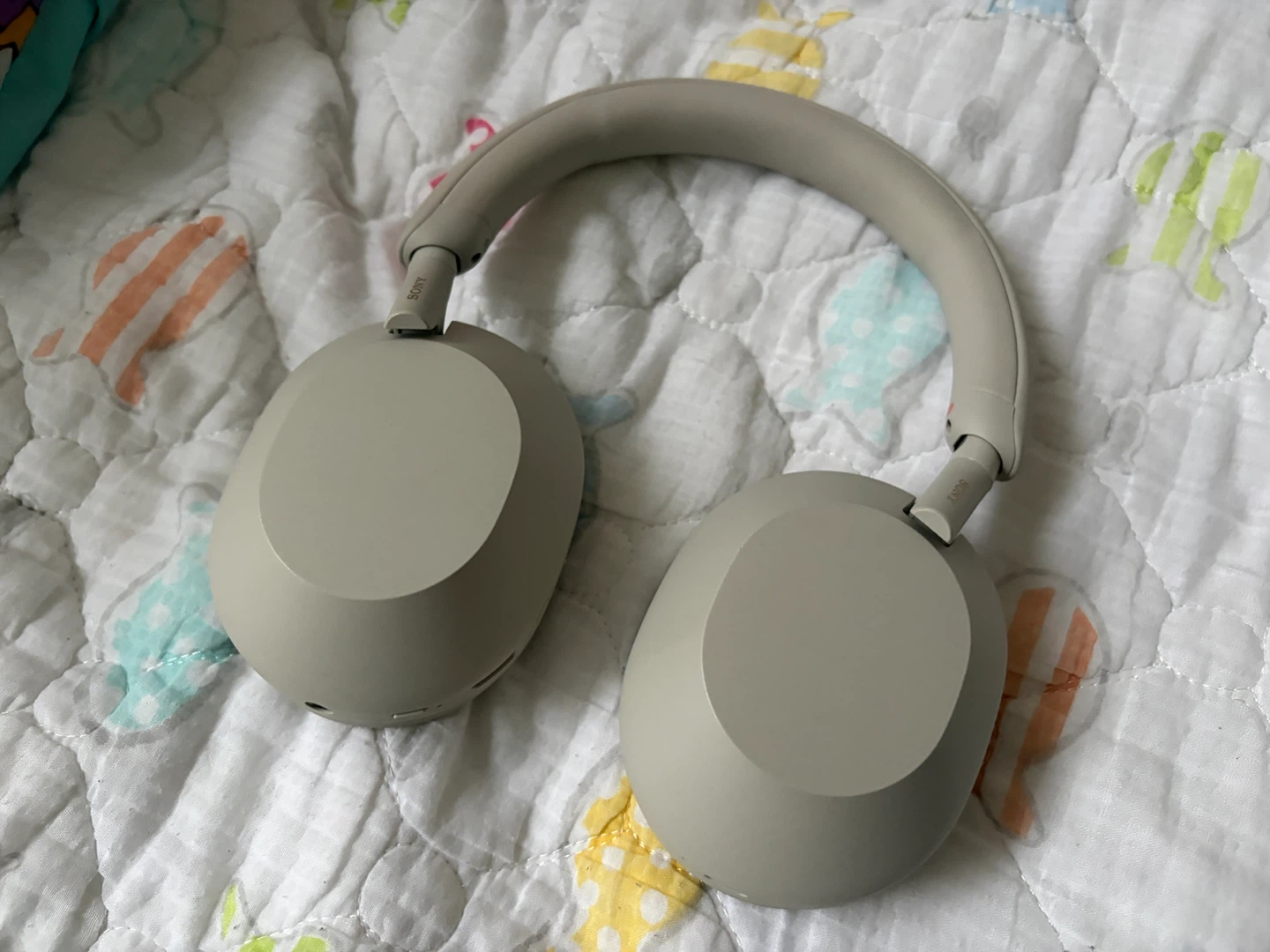 Sony WH-1000XM5 Noise Cancelling Headphones - Light Grey