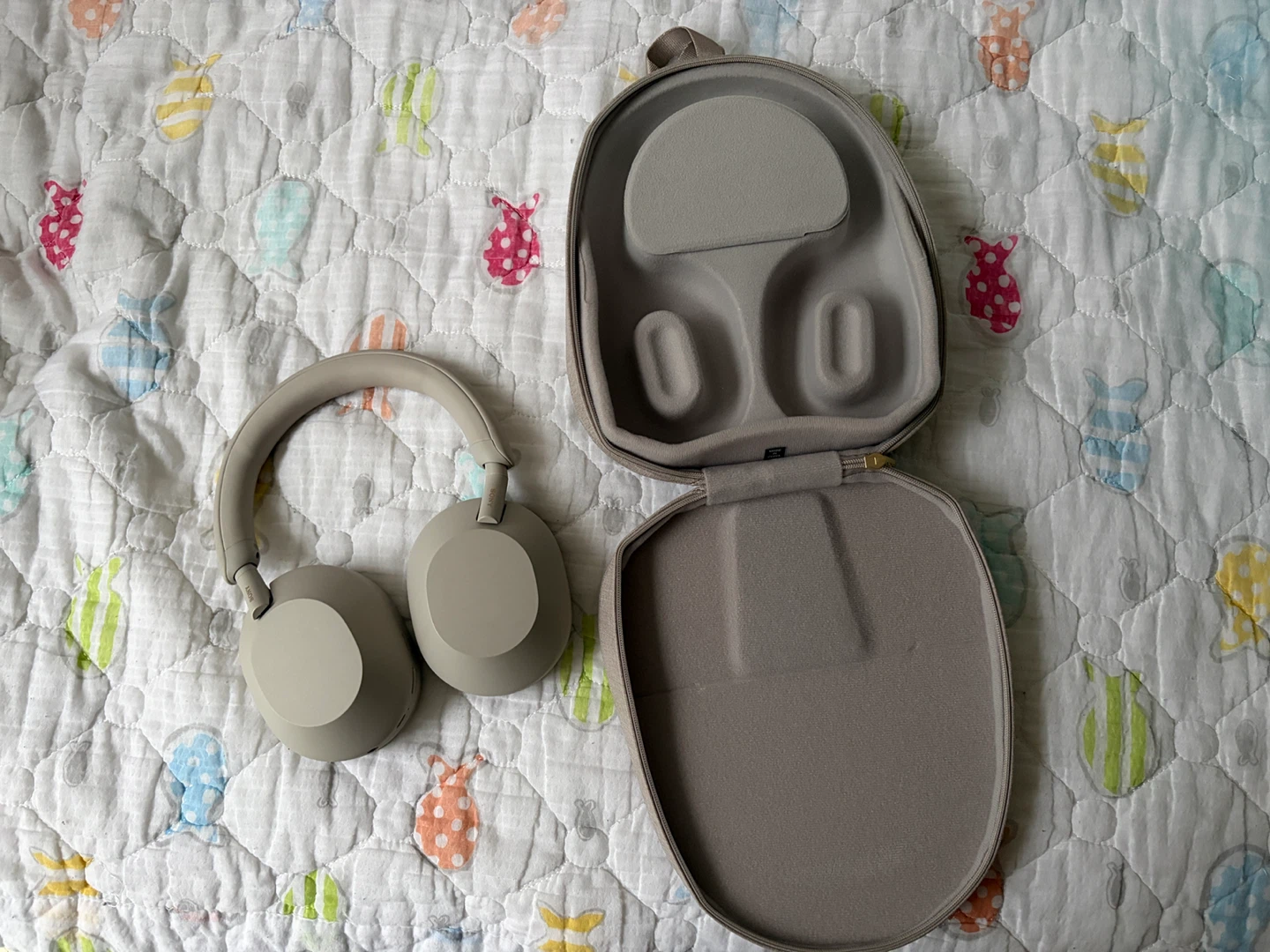 Sony WH-1000XM5 Noise Cancelling Headphones - Light Grey - photo 3