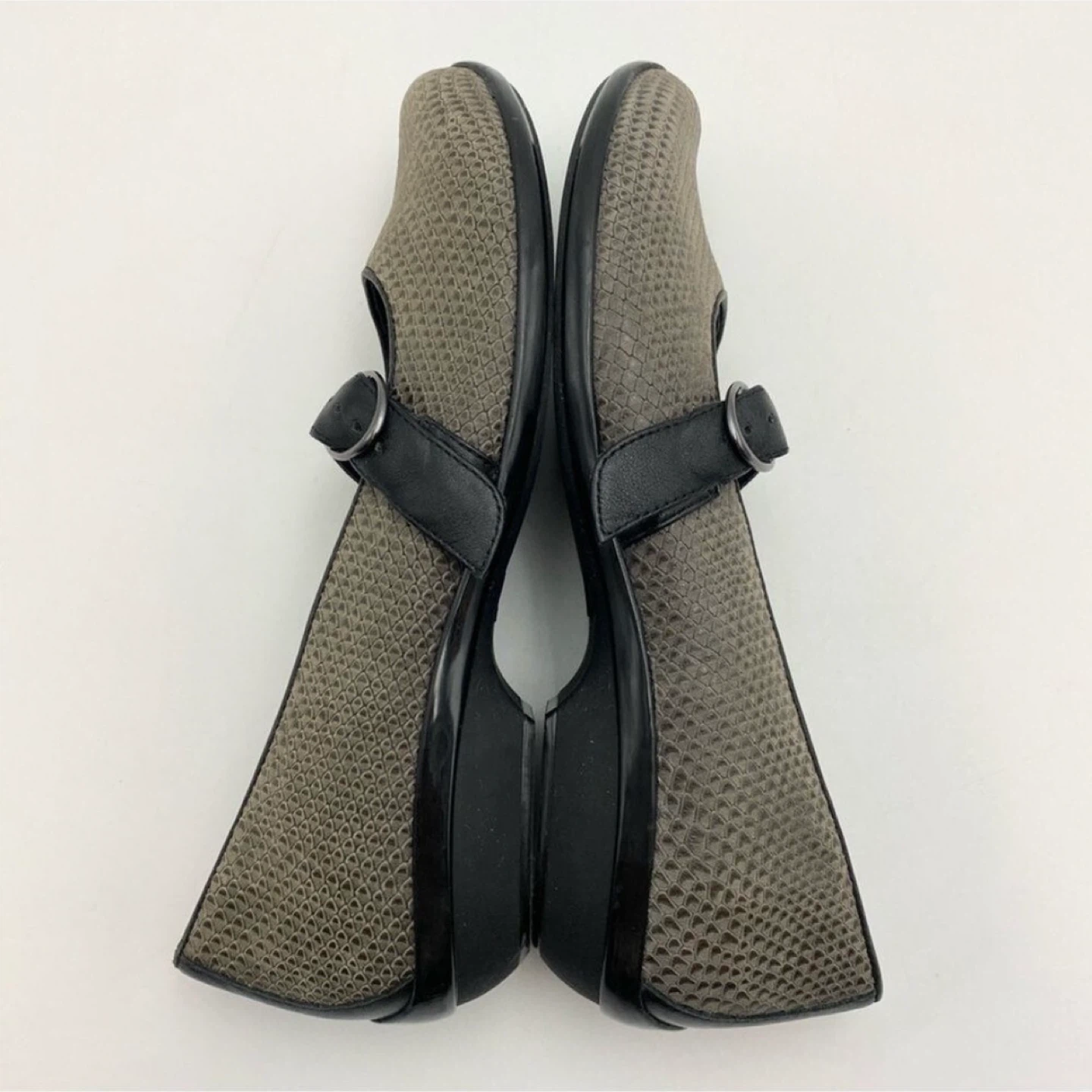 Dansko Orla Mary Jane Shoes Sz 39 Grey Snakeskin Print Leather - photo 3