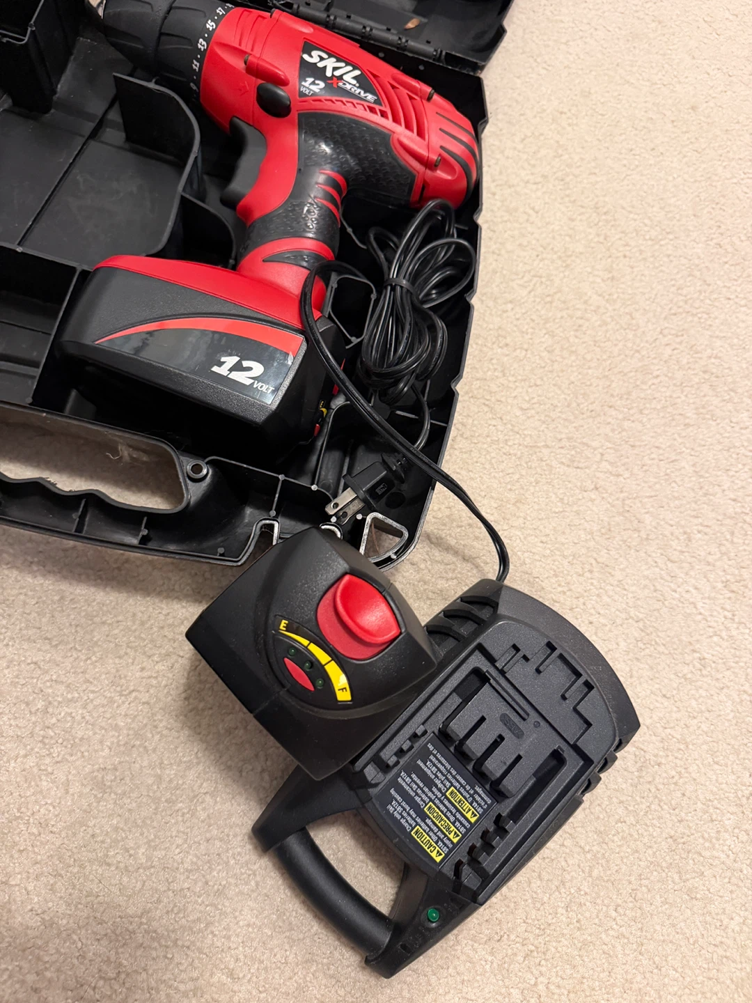 SKIL cordless drill - photo 2