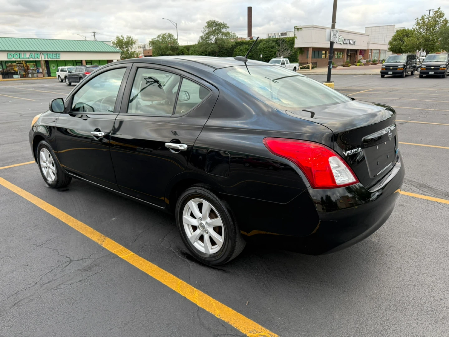 2012 Nissan Versa SL - photo 4