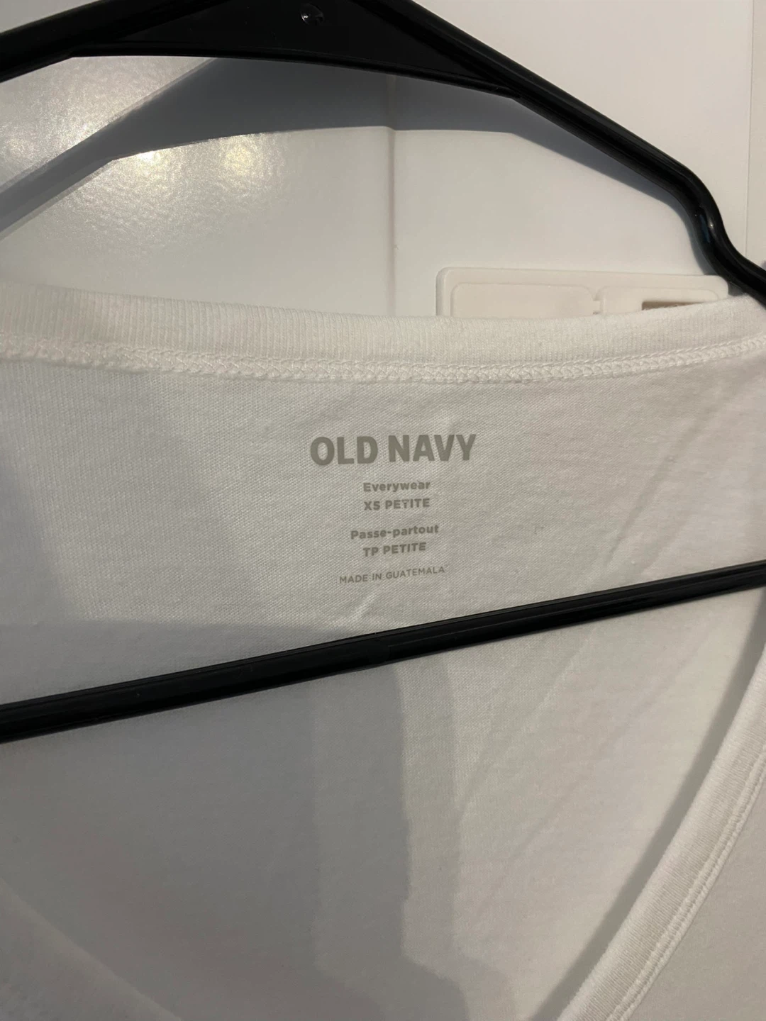 Old Navy Women's V-Neck T-Shirt - photo 2