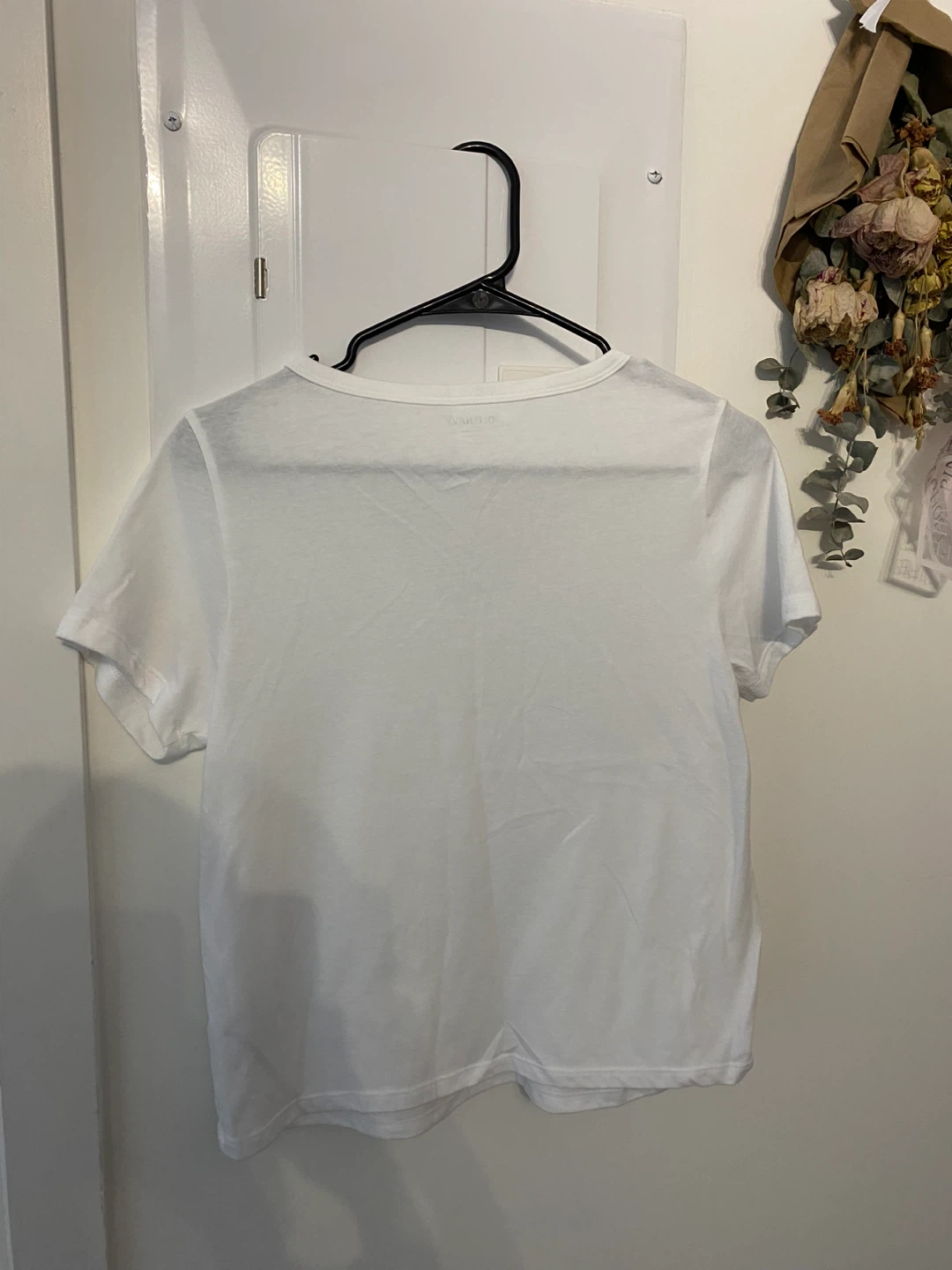 Old Navy Women's V-Neck T-Shirt - photo 3