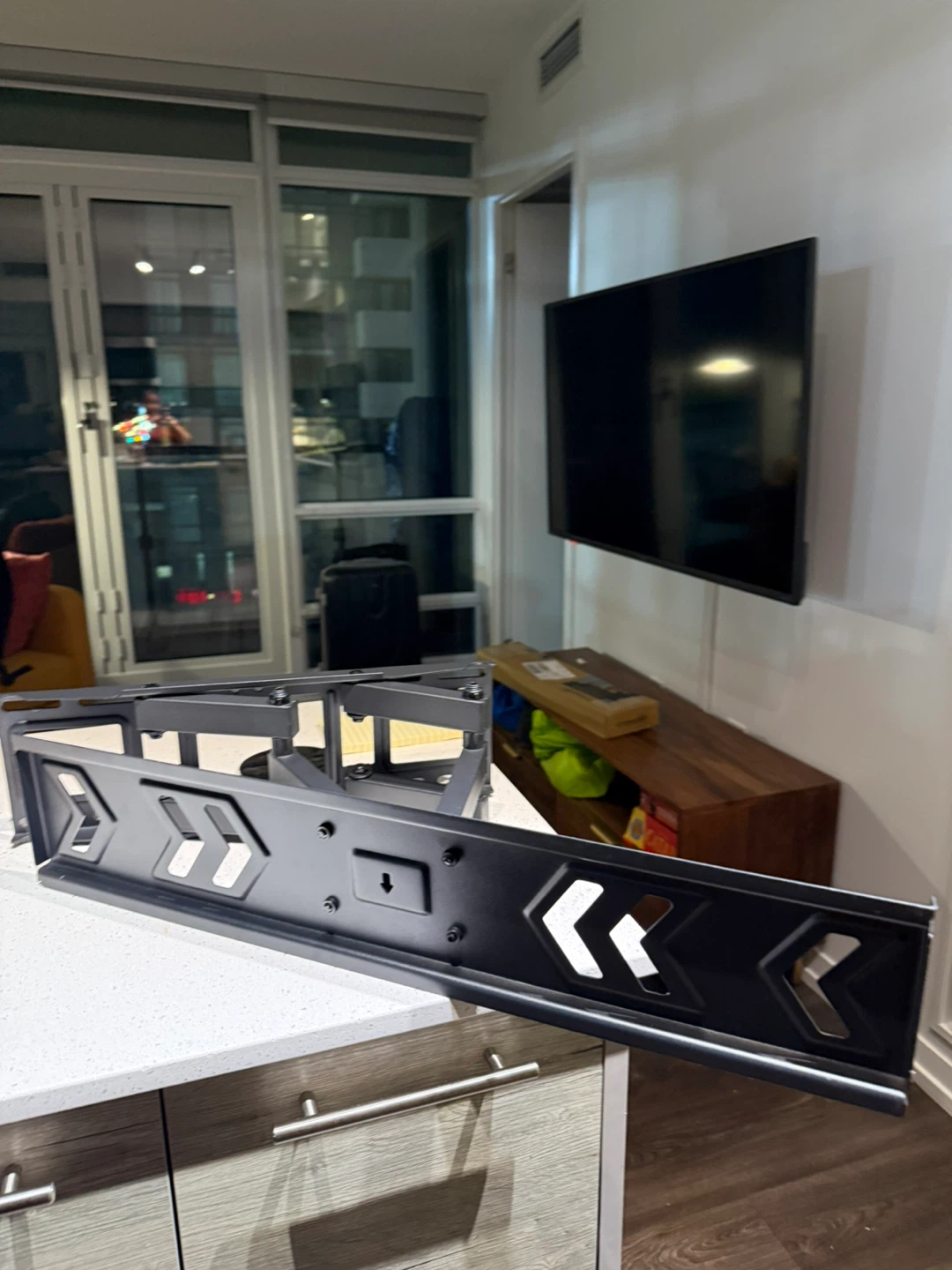 Heavy Duty Swivel and Extend TV Wall Mount