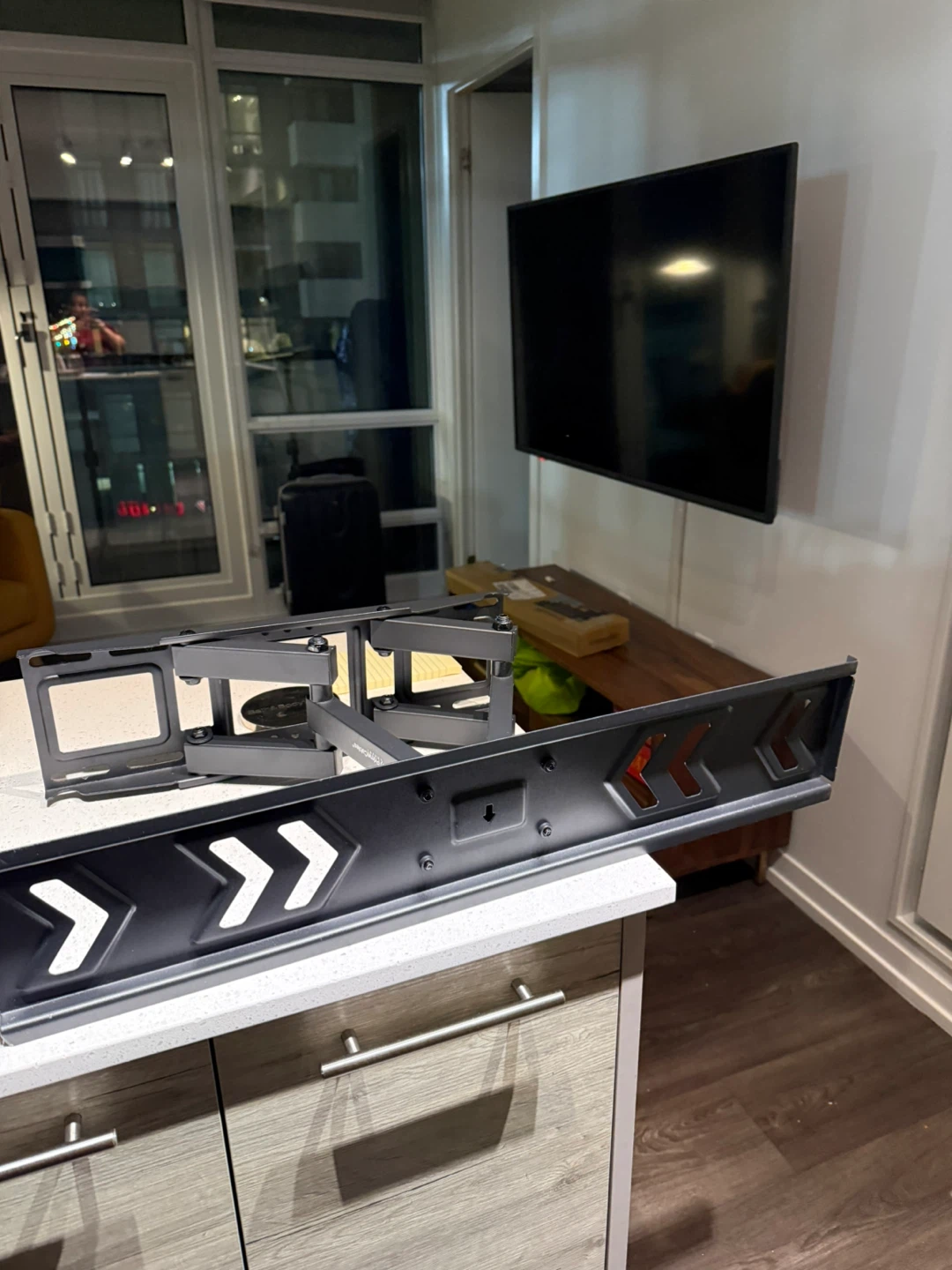 Heavy Duty Swivel and Extend TV Wall Mount - photo 4
