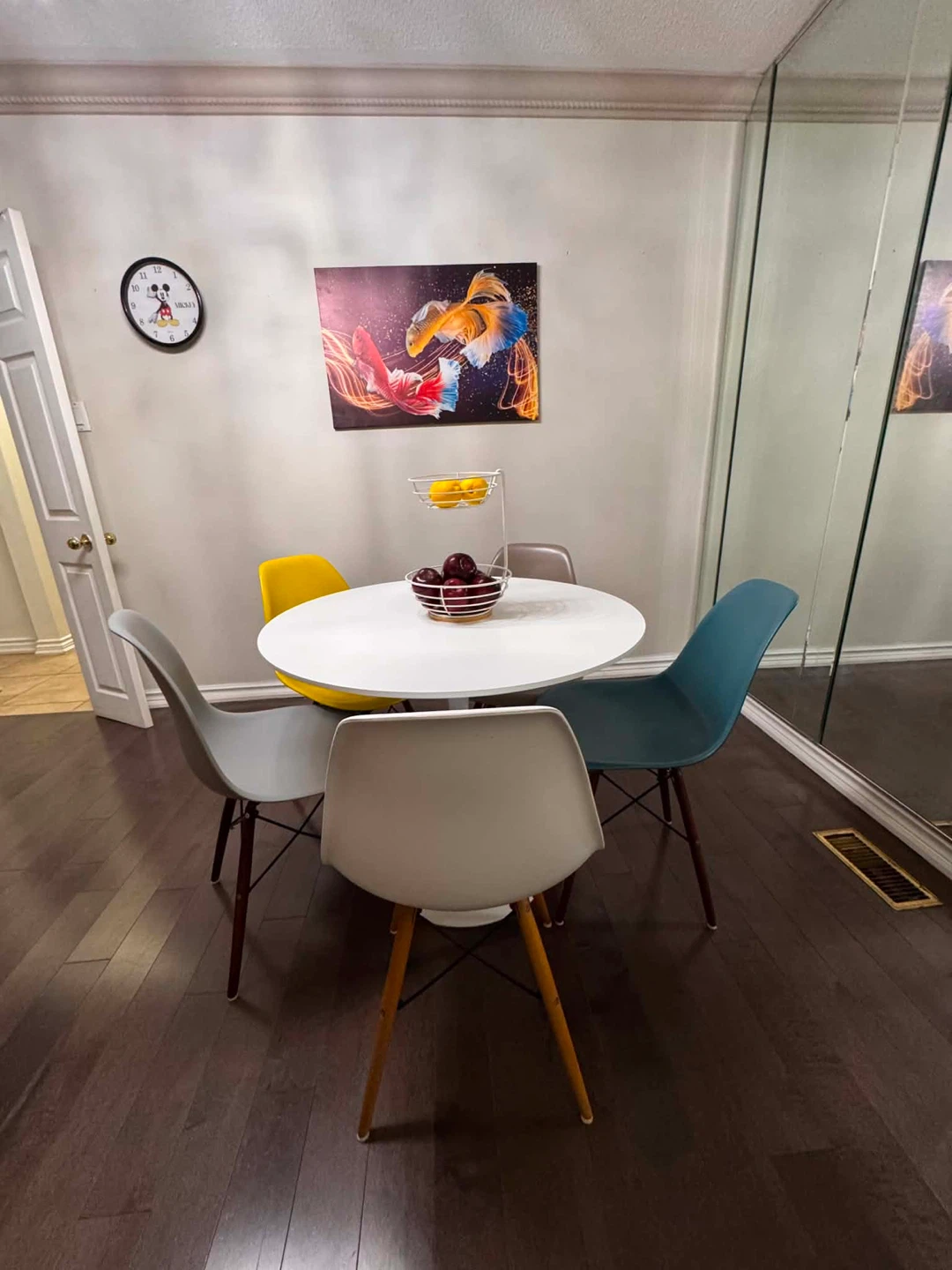 Round White Dining Table with 4 Chairs - photo 3