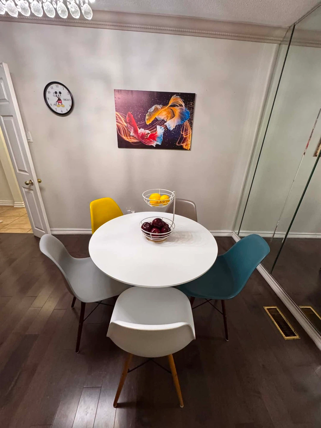 Round White Dining Table with 4 Chairs - photo 4