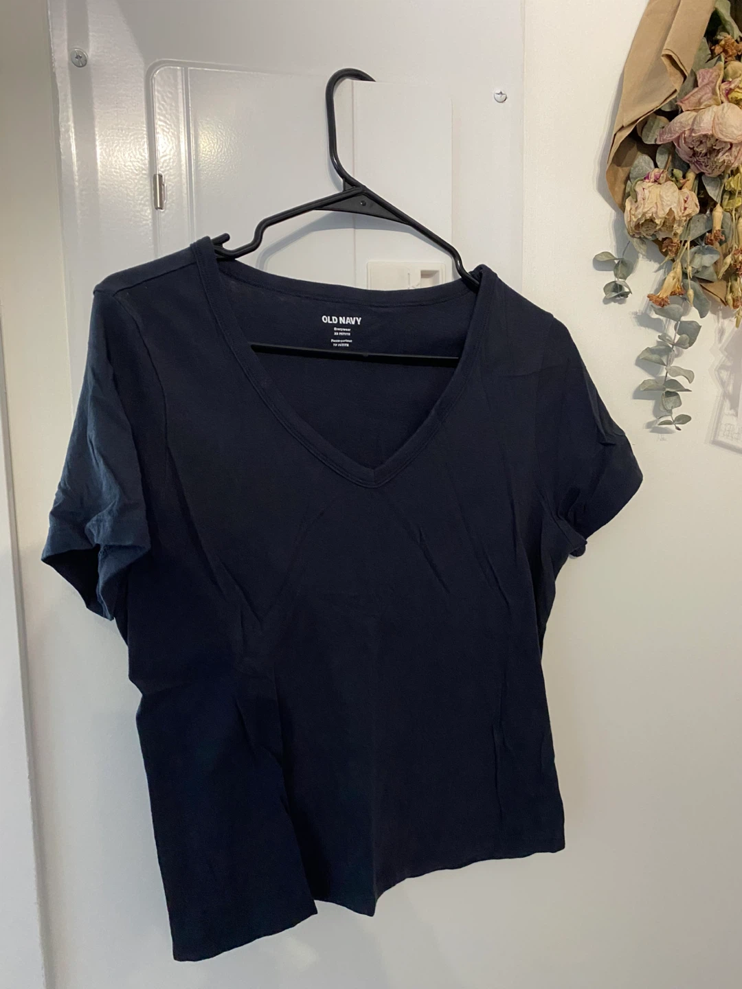 Old Navy Everyday V-Neck T-Shirt XS Petite