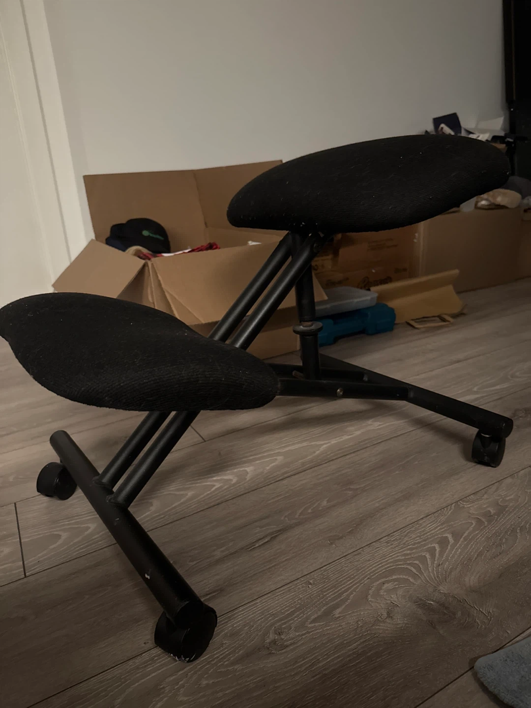 Black Ergonomic Kneeling Chair - photo 2