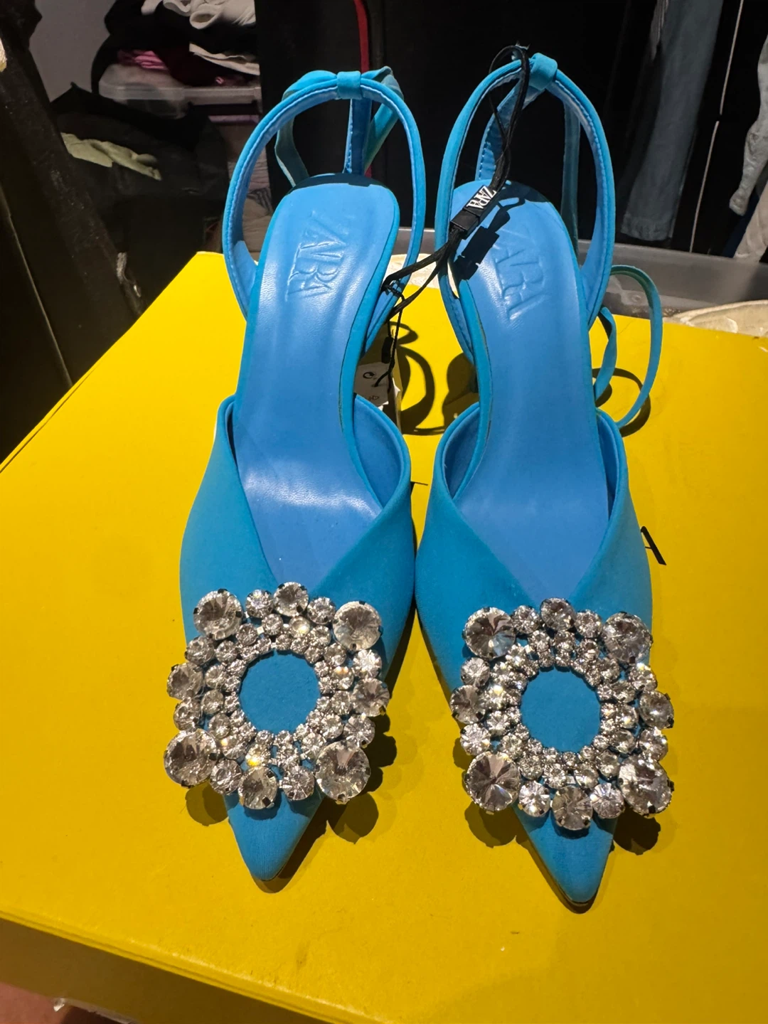 6 BN pairs of designer shoes 1 used  rt over $1200 - photo 4