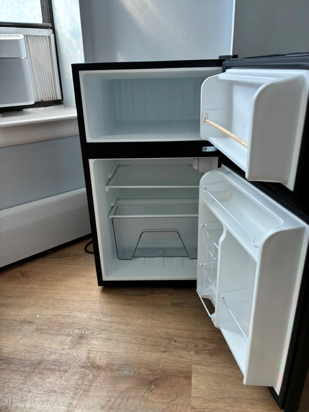 Proctor Silex 3.1 cu ft Fridge - photo 3