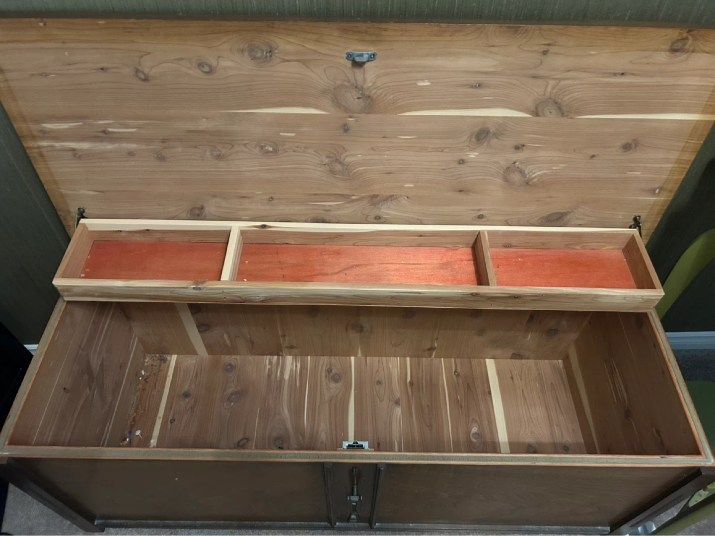 Vintage Wooden Cedar Lined Blanket Chest/Trunk