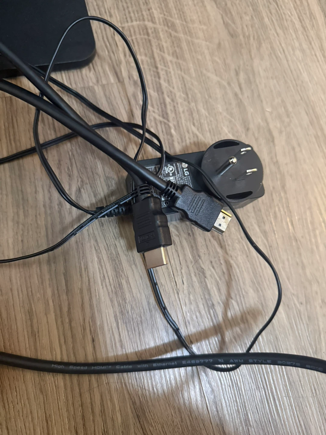 LG gaming Monitor with 144hz, HDMI Cable and Power Adapter - photo 3