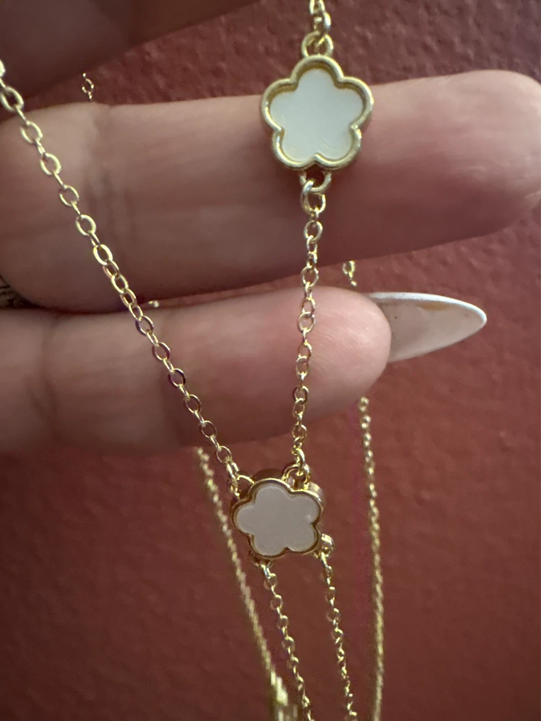 New Gold tone necklace with white clover charms - photo 3