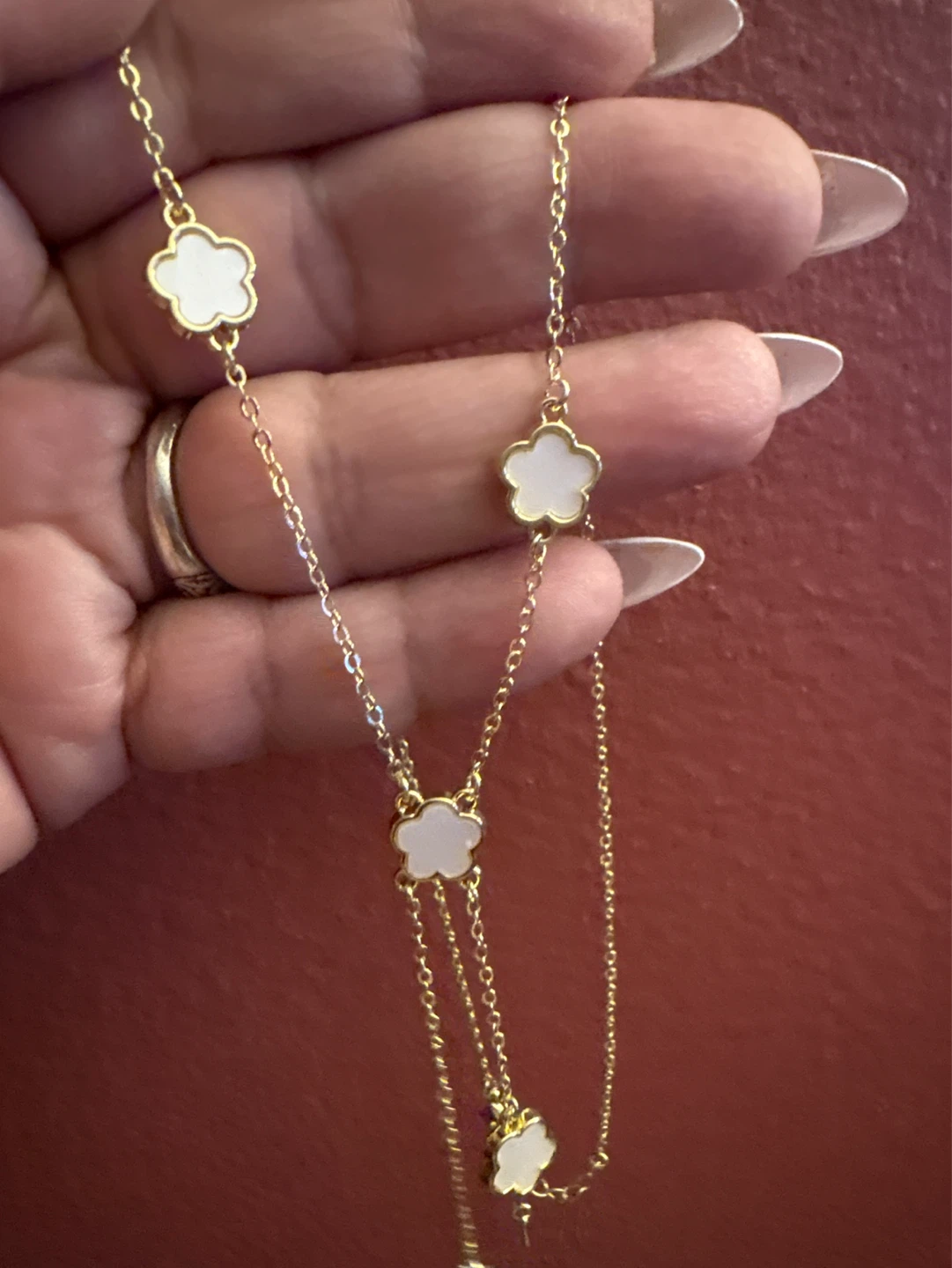 New Gold tone necklace with white clover charms - photo 4