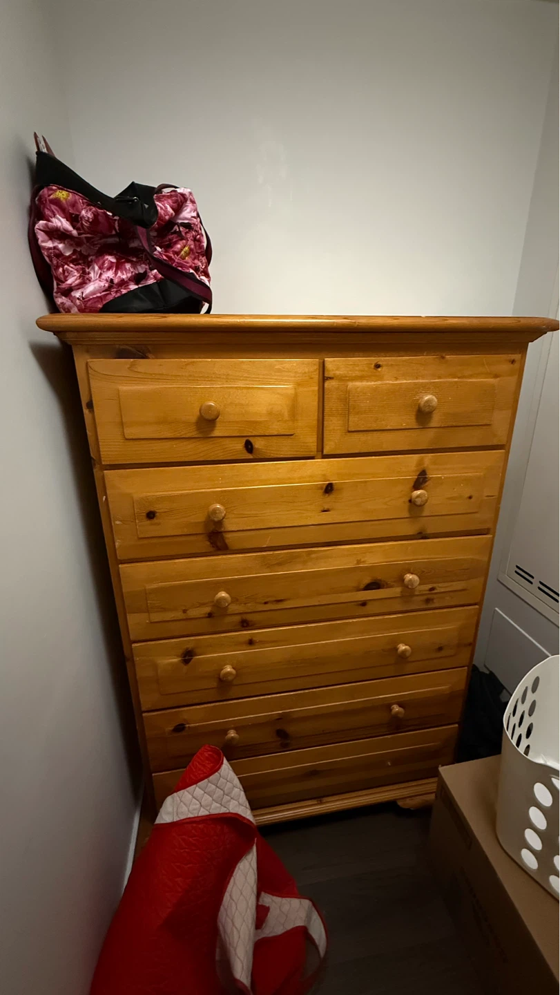 Wooden Dresser with 6 Drawers