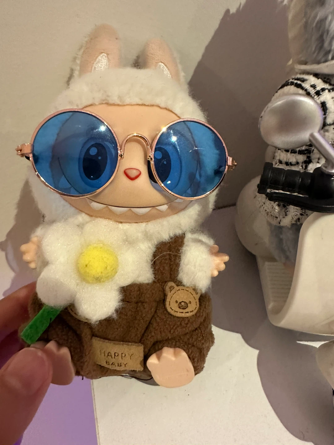 Pop Mart Molly Figure - photo 2