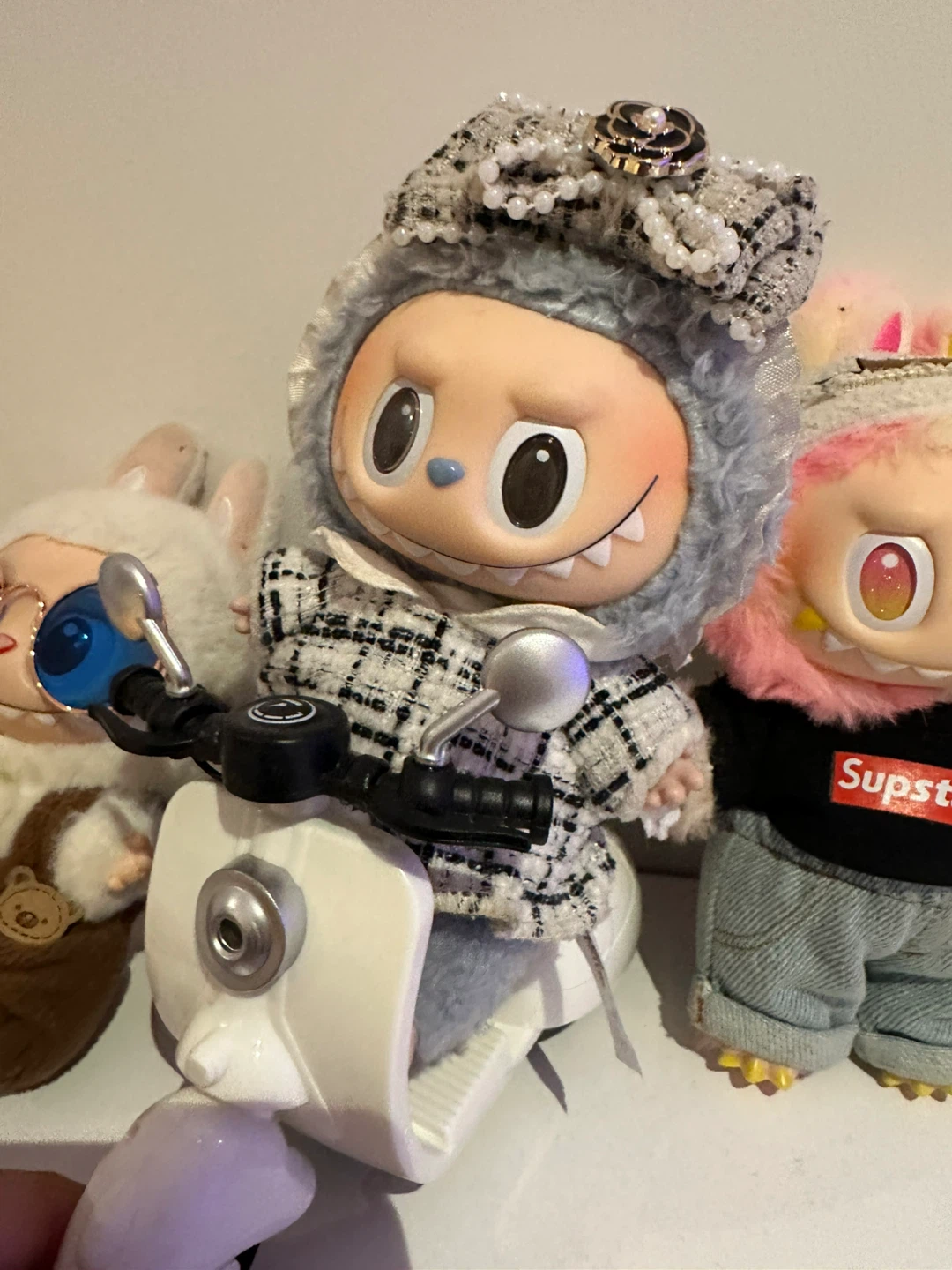 Pop Mart Molly Figure - photo 3