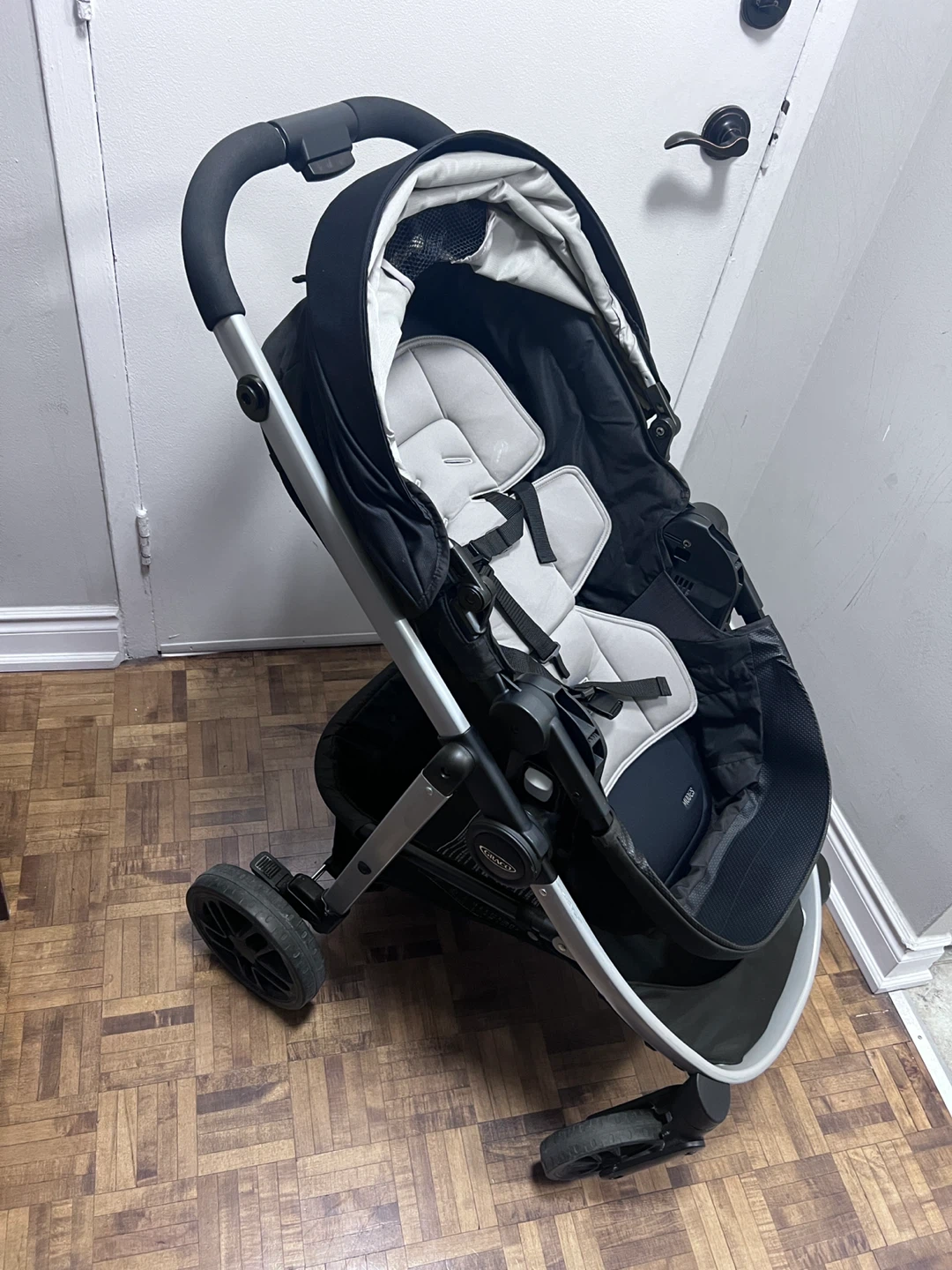 Graco Bassinet/kid seat Stroller
