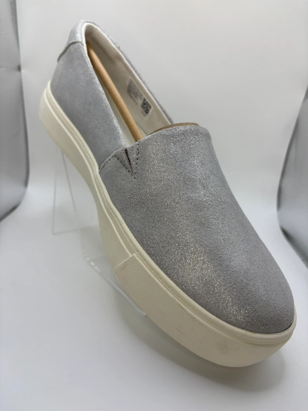 7.5 - NEW in Box! TOMS Silver Slip-On Sneakers - photo 5