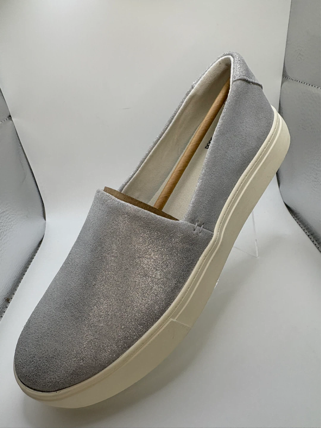 7.5 - NEW in Box! TOMS Silver Slip-On Sneakers - photo 4