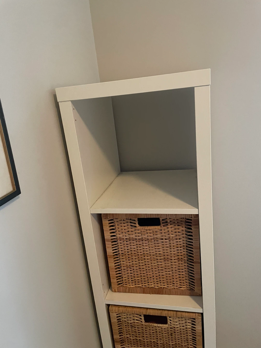 White shelving unit with wicker baskets - photo 4
