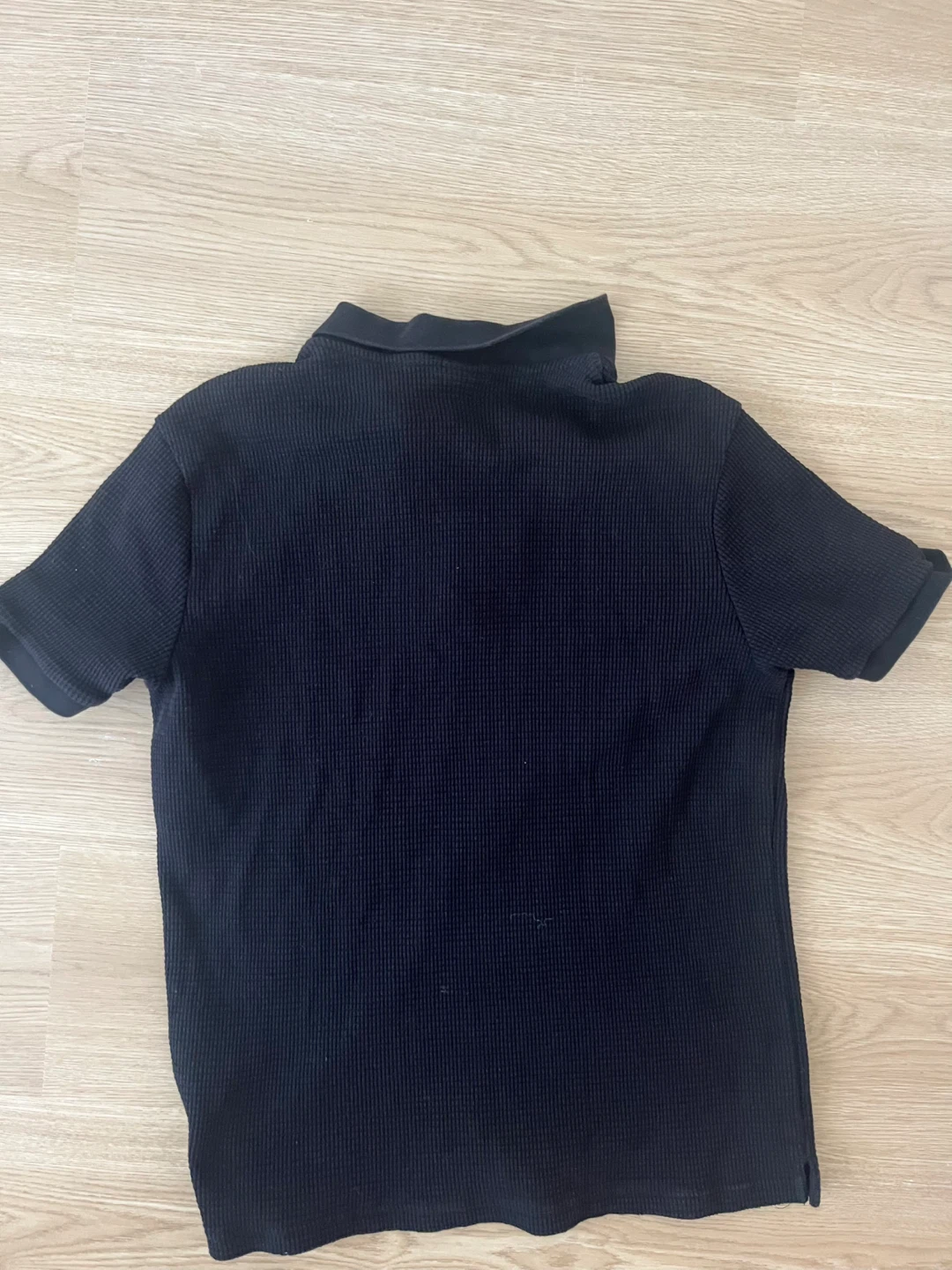H&M Slim Fit Black Waffle Knit Polo Shirt - photo 2