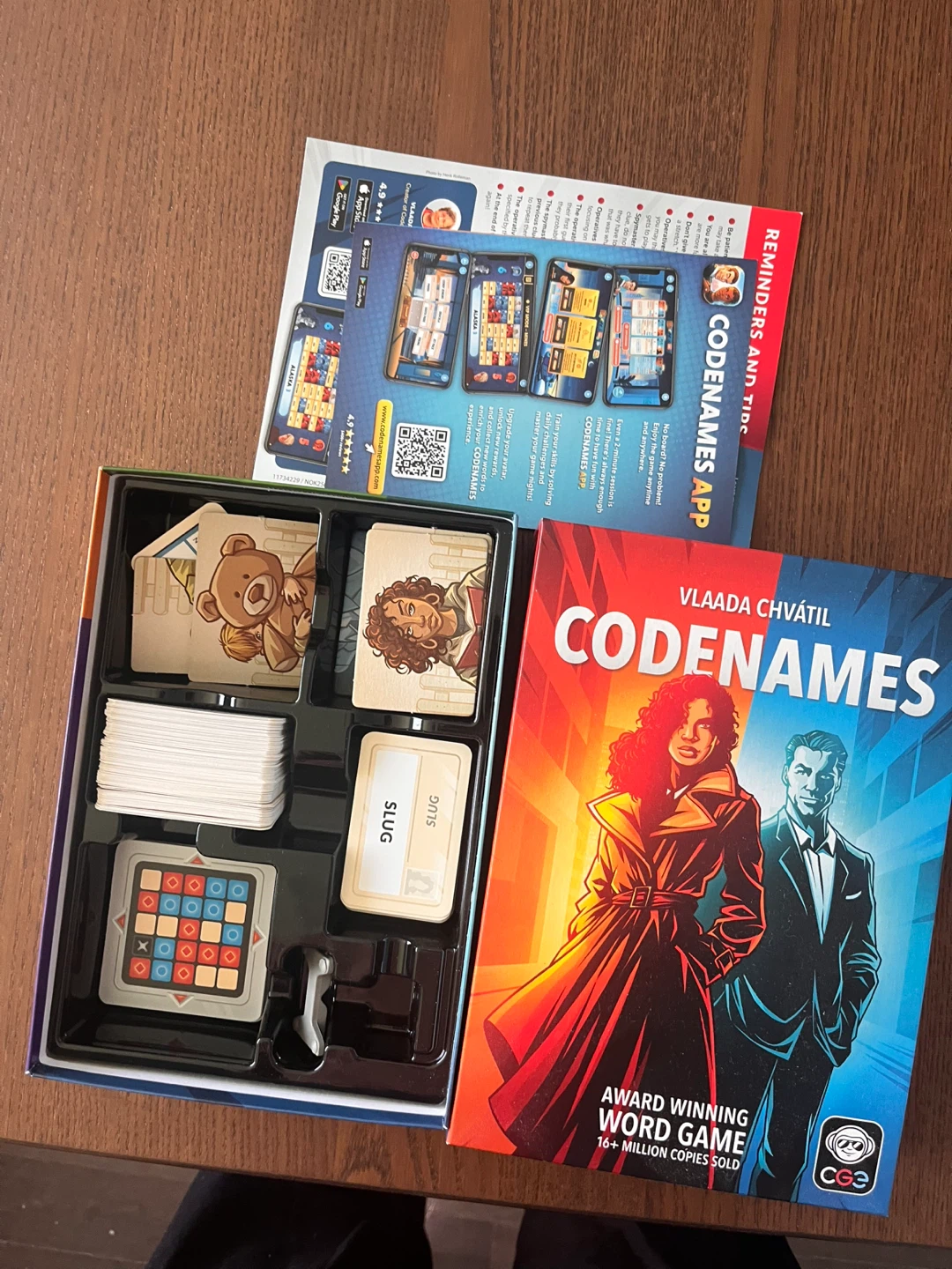 Codenames Board Game - photo 2