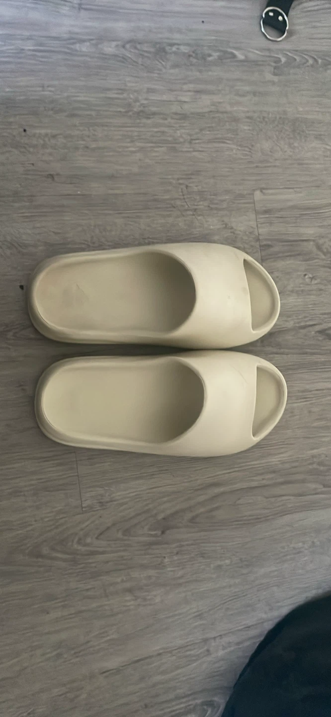 Yeezy Slides Bone