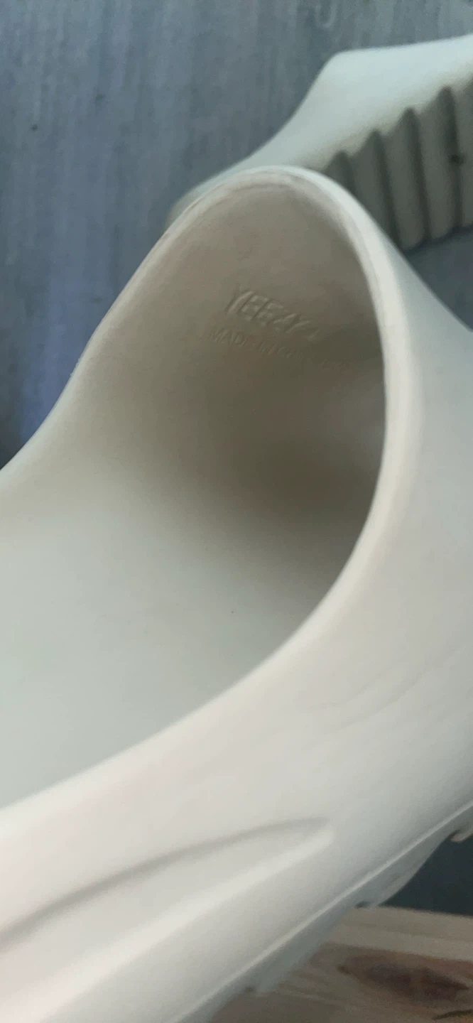 Yeezy Slides Bone - photo 3