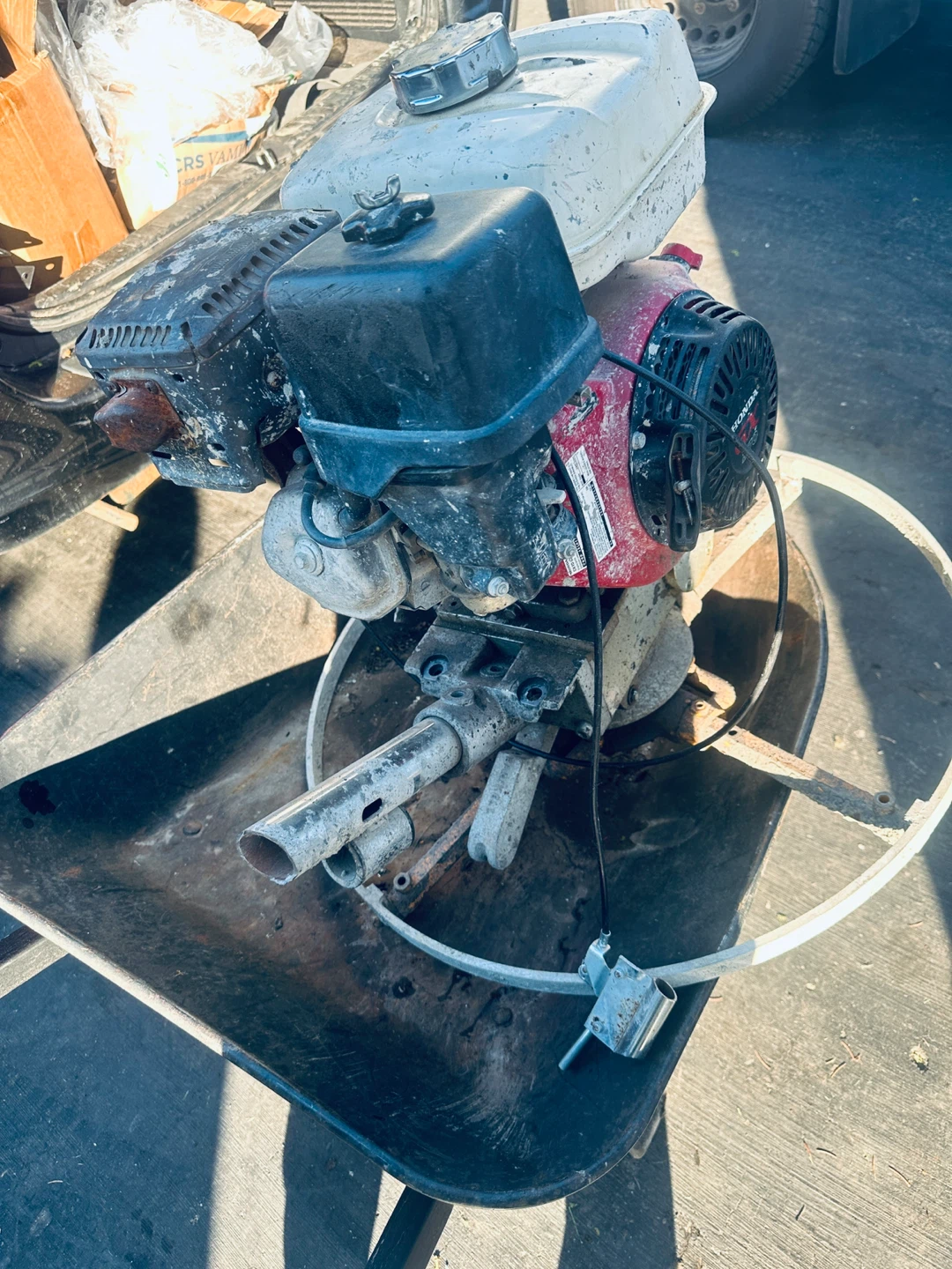 Honda 270 Powered Concrete Trowel - photo 2