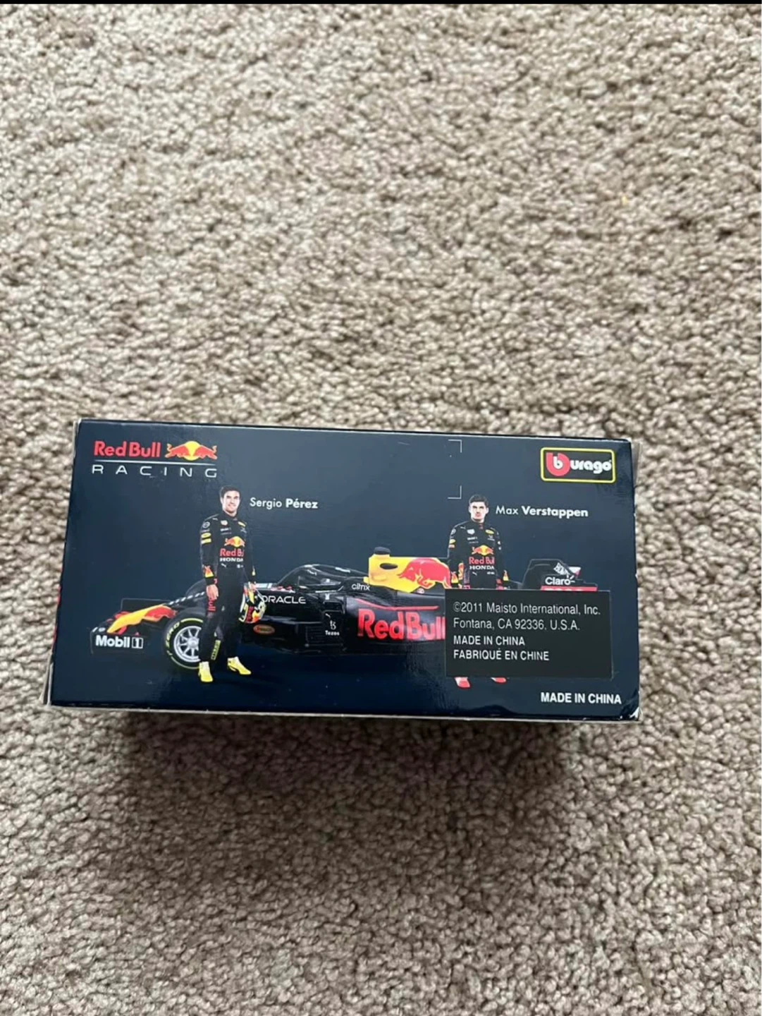 Burago Red Bull Racing Sergio Perez Scale Model Car - photo 2
