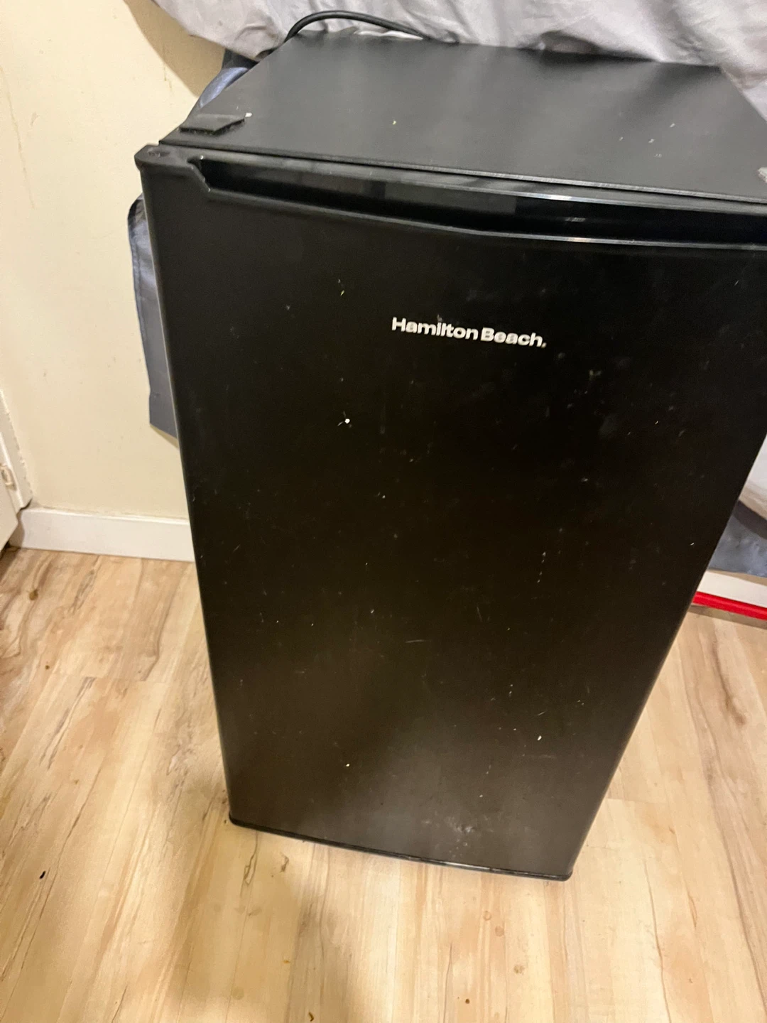 Hamilton Beach Mini Fridge - photo 3