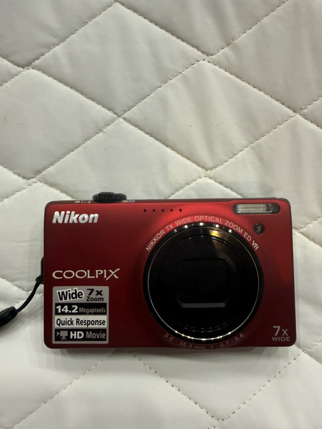 Nikon COOLPIX S6000 Red Digital Camera