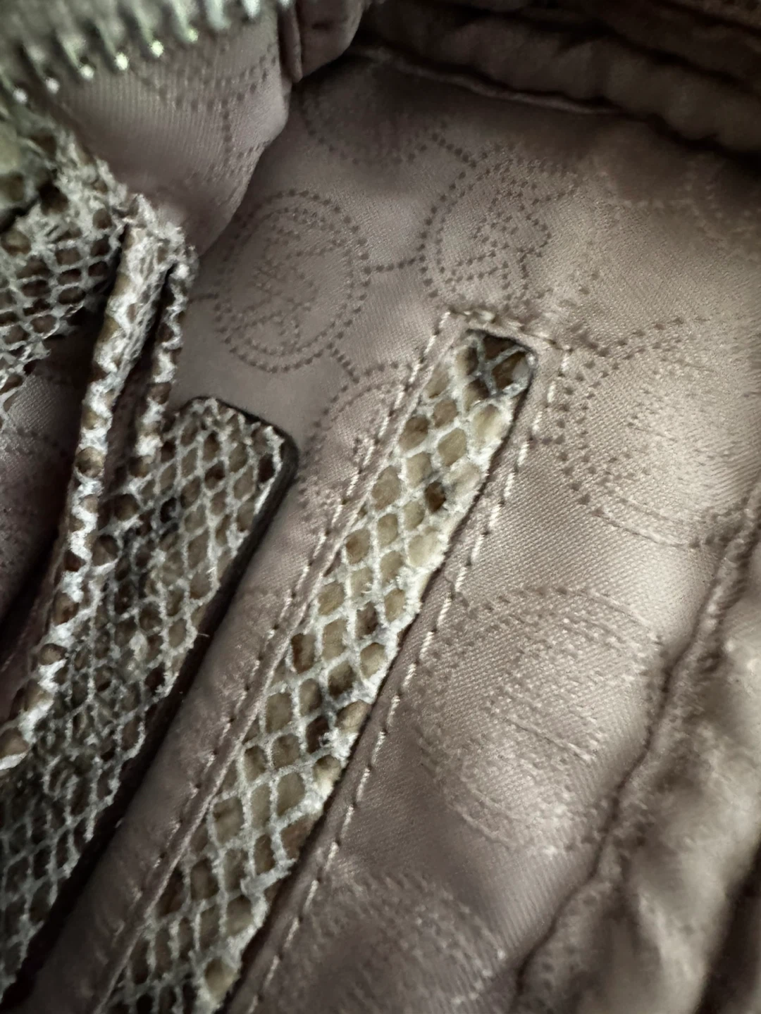 Michael Kors authentic Snake Print Small Crossbody Bag - photo 5