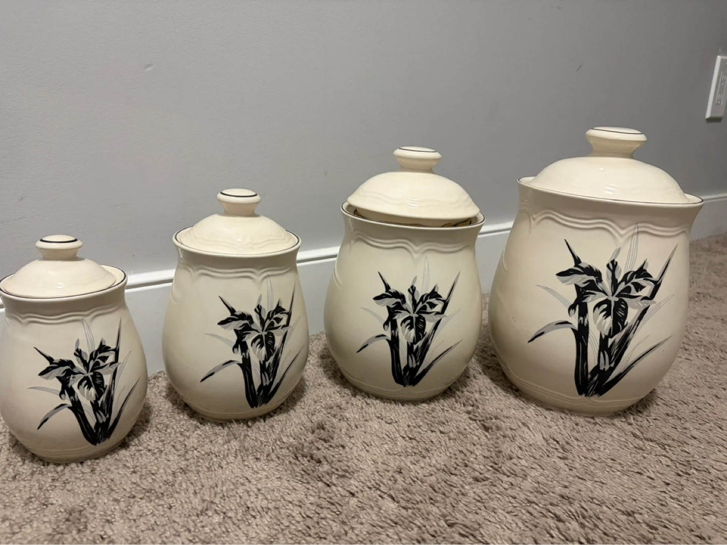1970 vintage Set of 4 Ceramic Canisters - Floral Design
