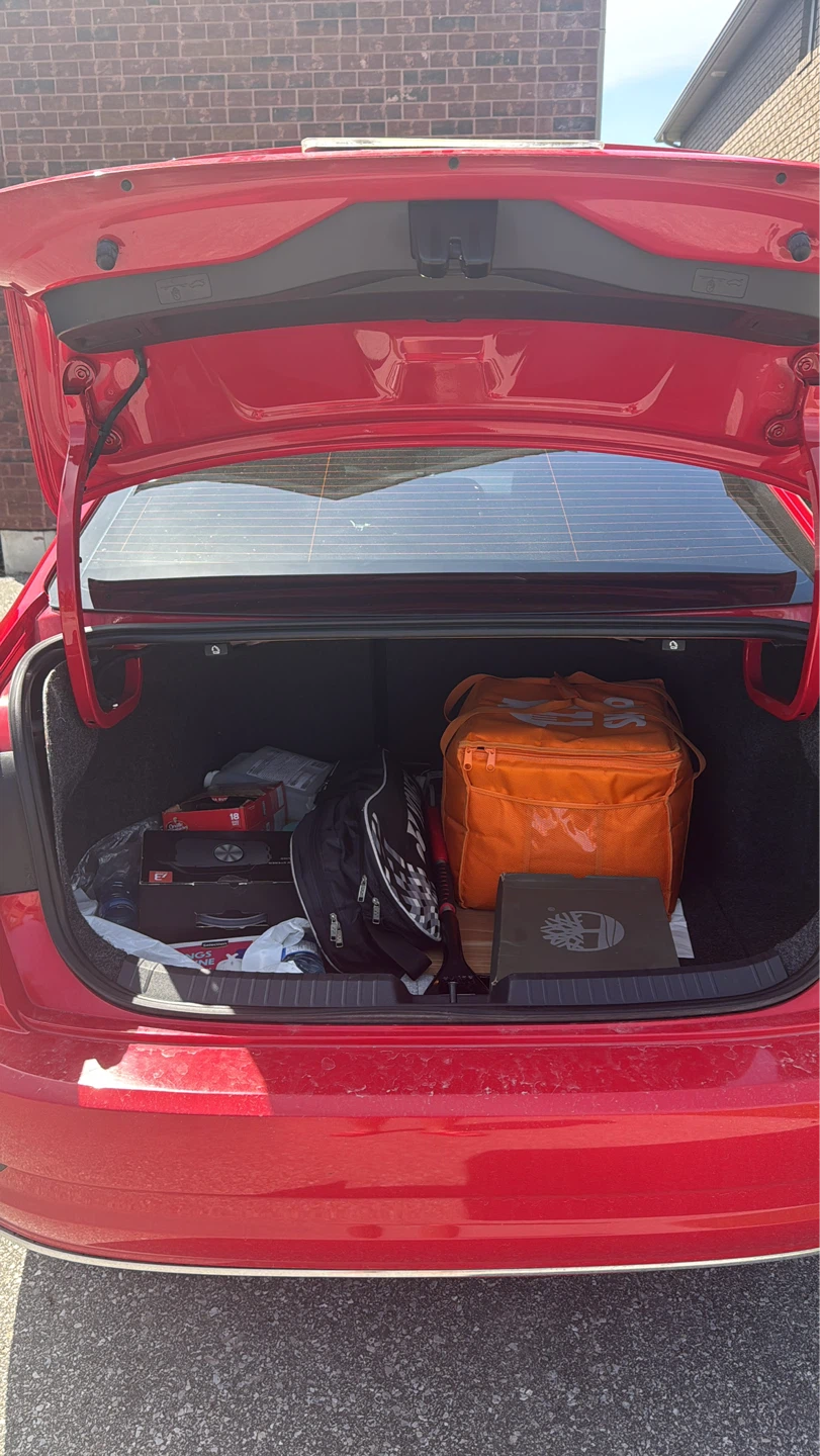 Red Volkswagen Jetta Highline 2019 - photo 3