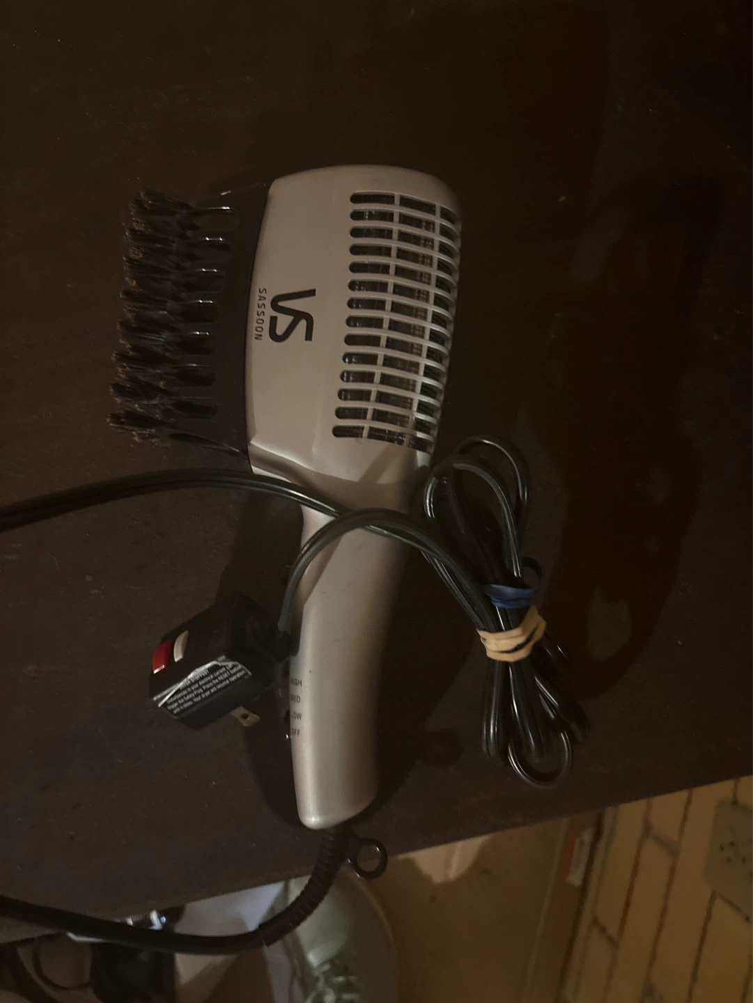 VS Sassoon Hair Dryer with Brush Attachment
