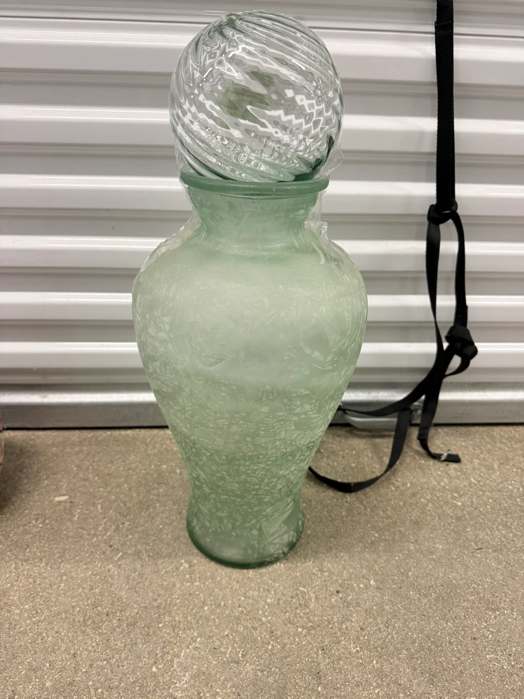 VTG Green Depression/Uranium glass Vase w/lid