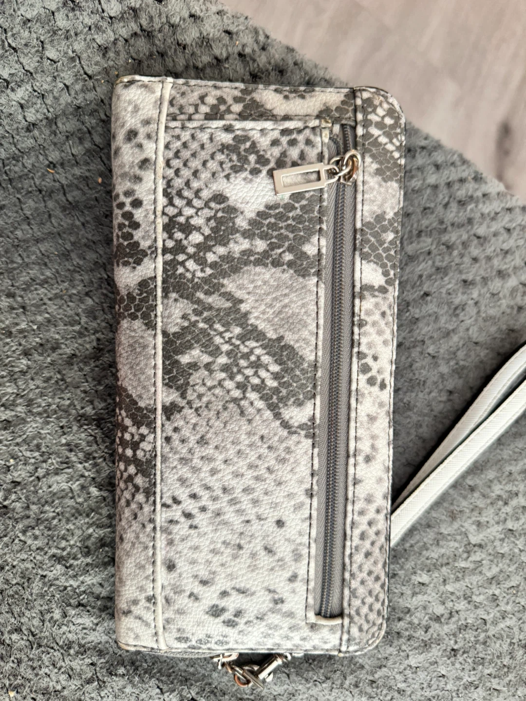 Guess Snake Print Wallet - photo 3