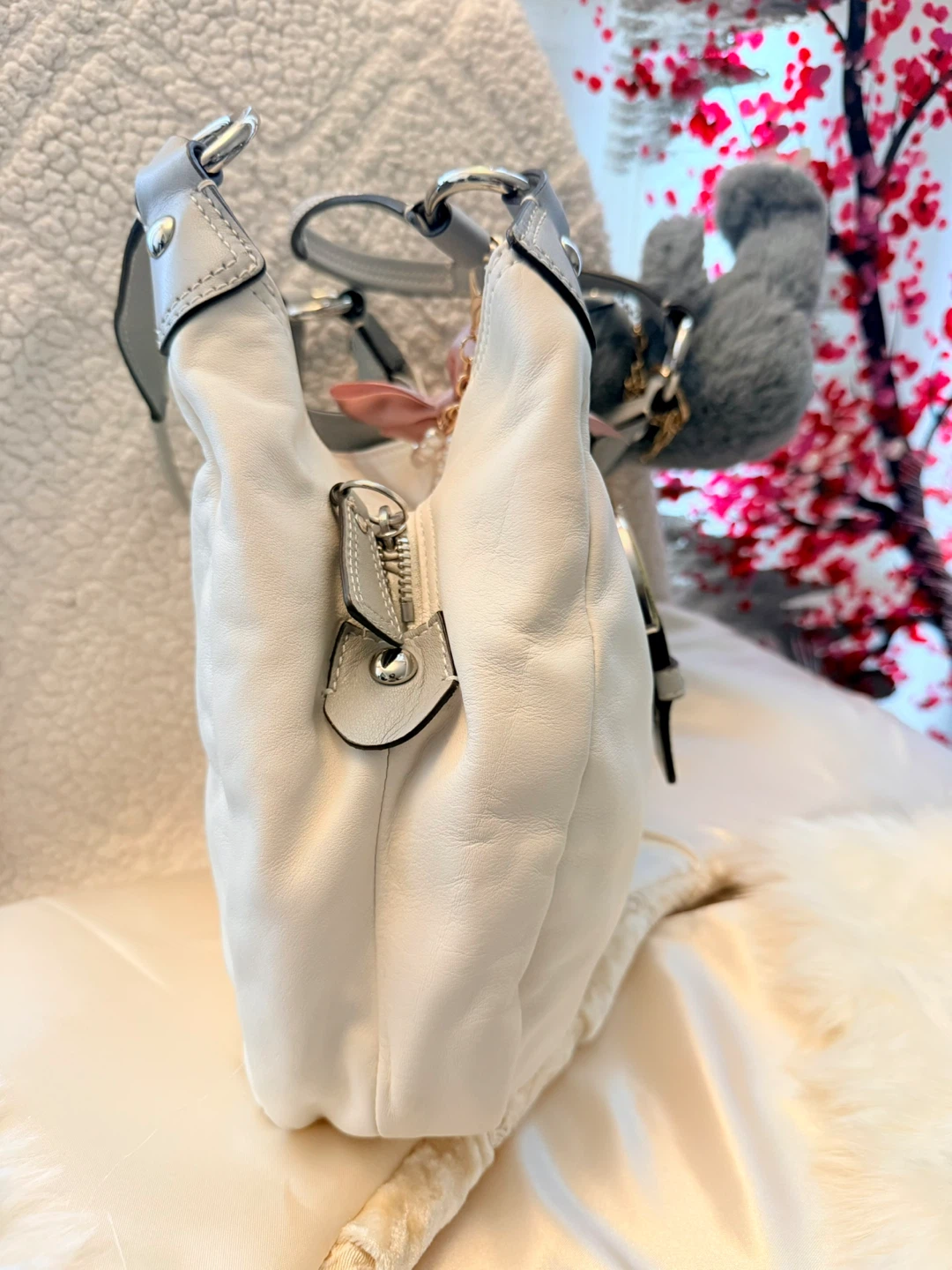 Brand newCoach Leather Hobo Bag - photo 3
