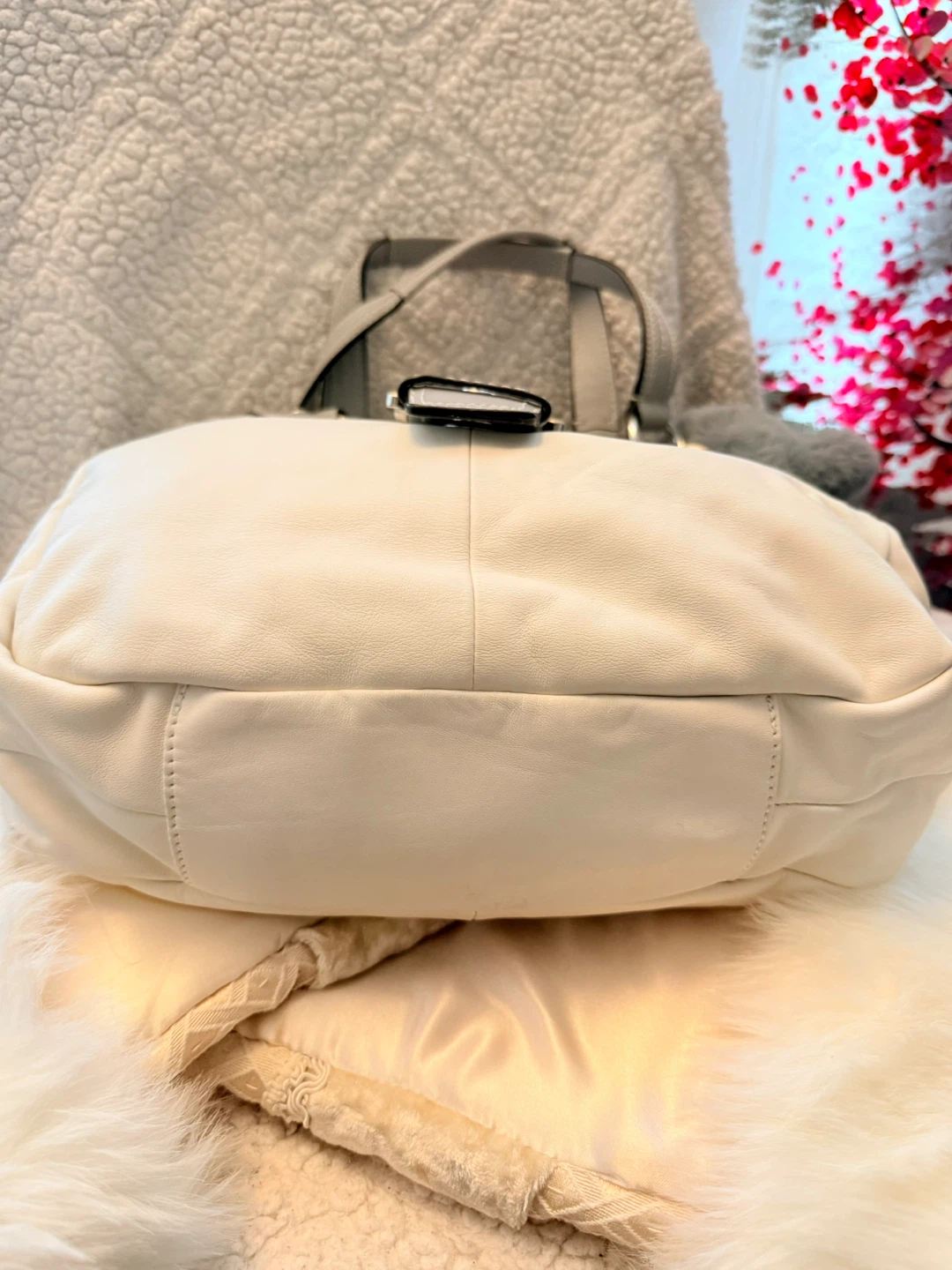 Brand newCoach Leather Hobo Bag - photo 2