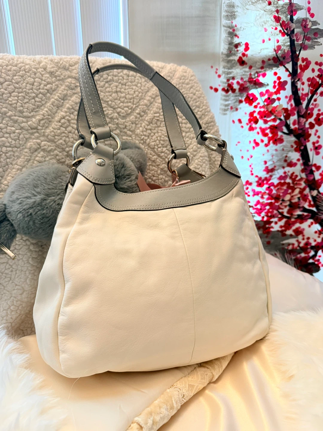 Brand newCoach Leather Hobo Bag - photo 4