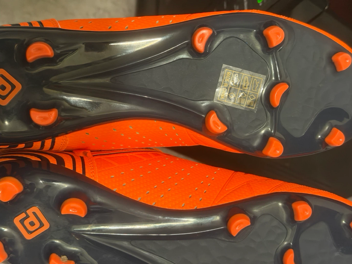 Dream Pairs Orange Soccer Cleats Size 11 - photo 3
