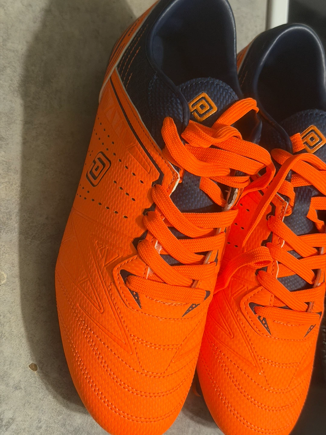 Dream Pairs Orange Soccer Cleats Size 11 - photo 5